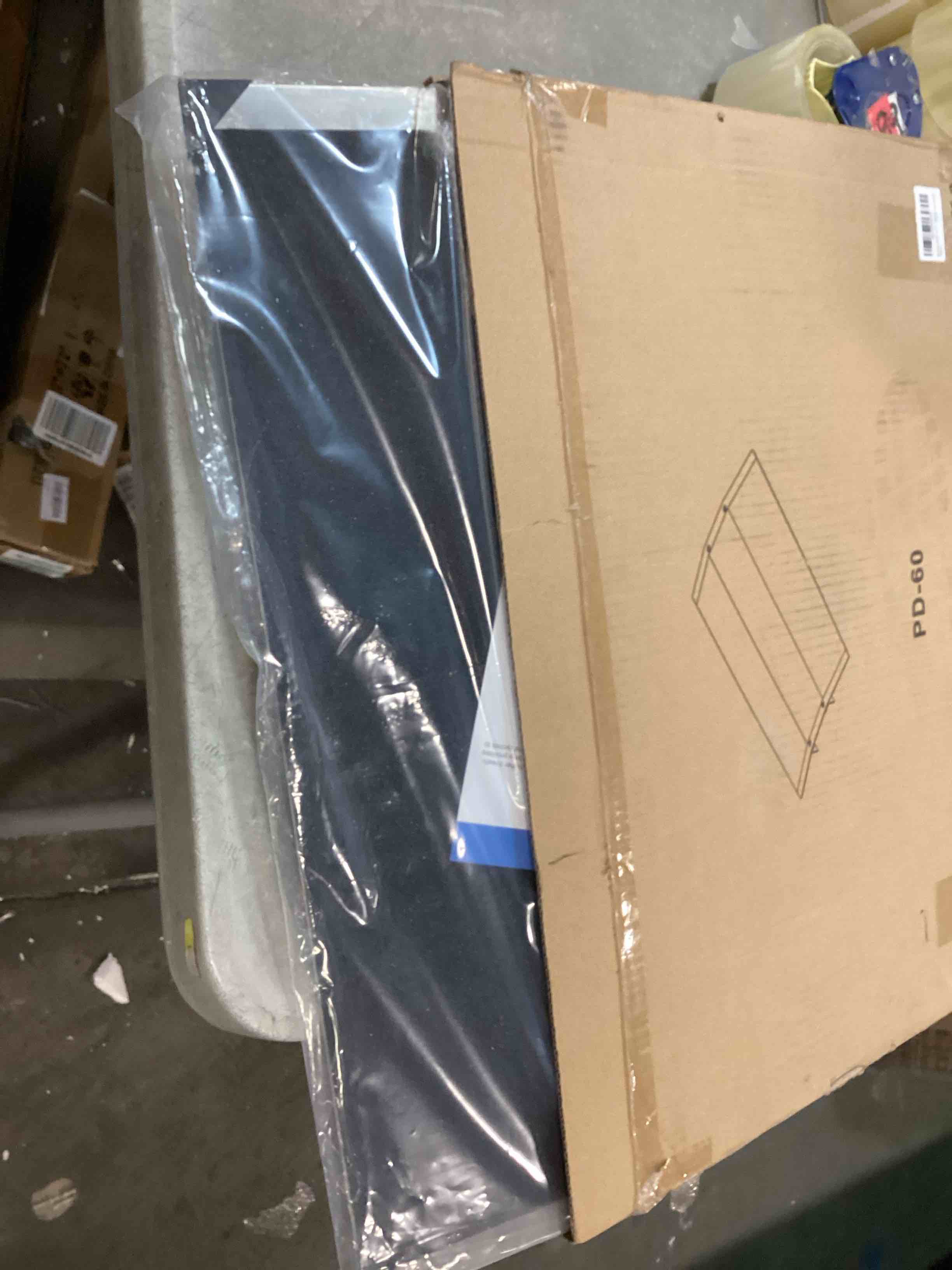 https://s3.amazonaws.com/lotting-images-prod/bidfta/PNK0483110_1730471731926.jpeg
