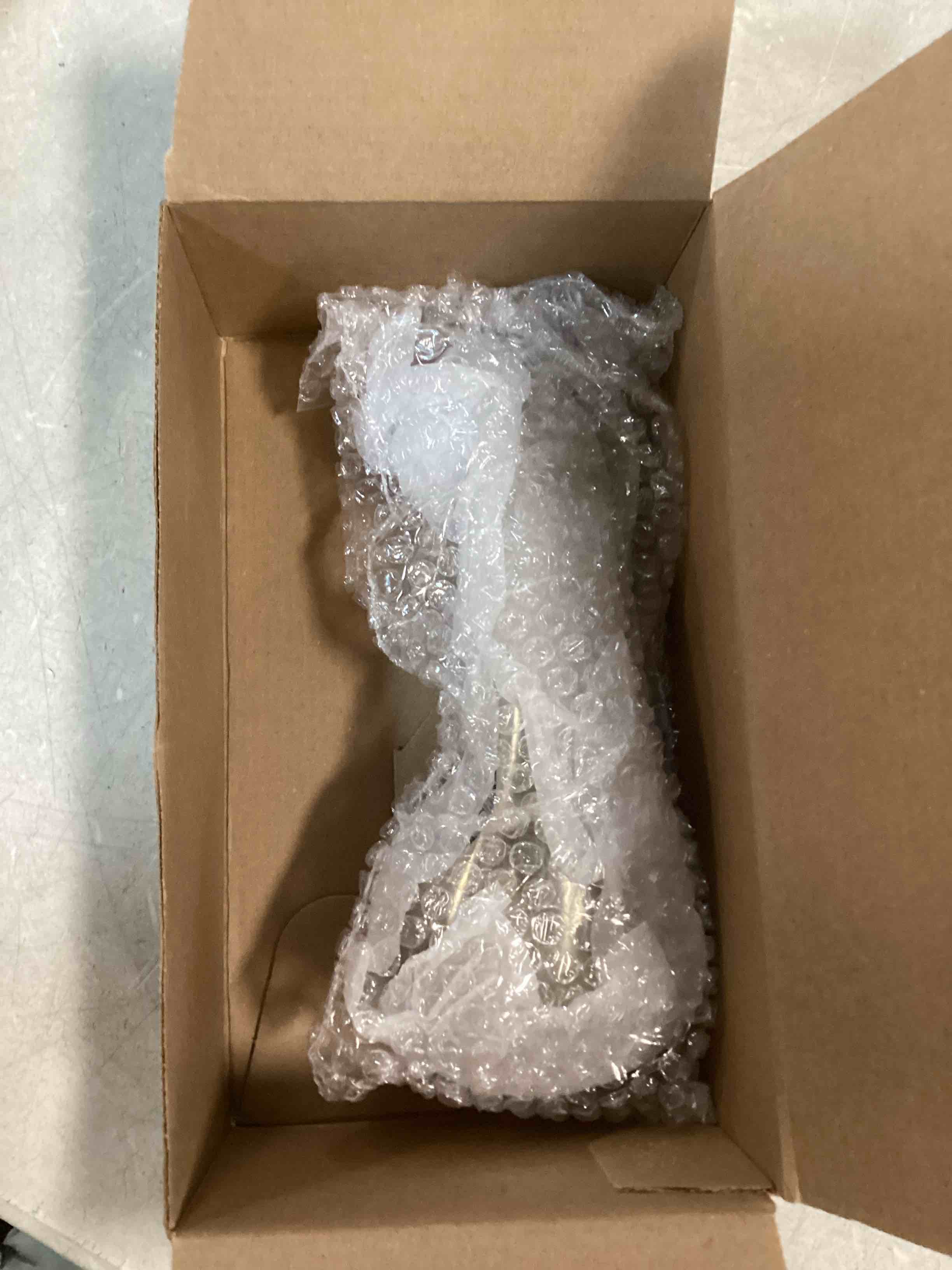 https://s3.amazonaws.com/lotting-images-prod/bidfta/PNK0483797_1730296297132.jpeg