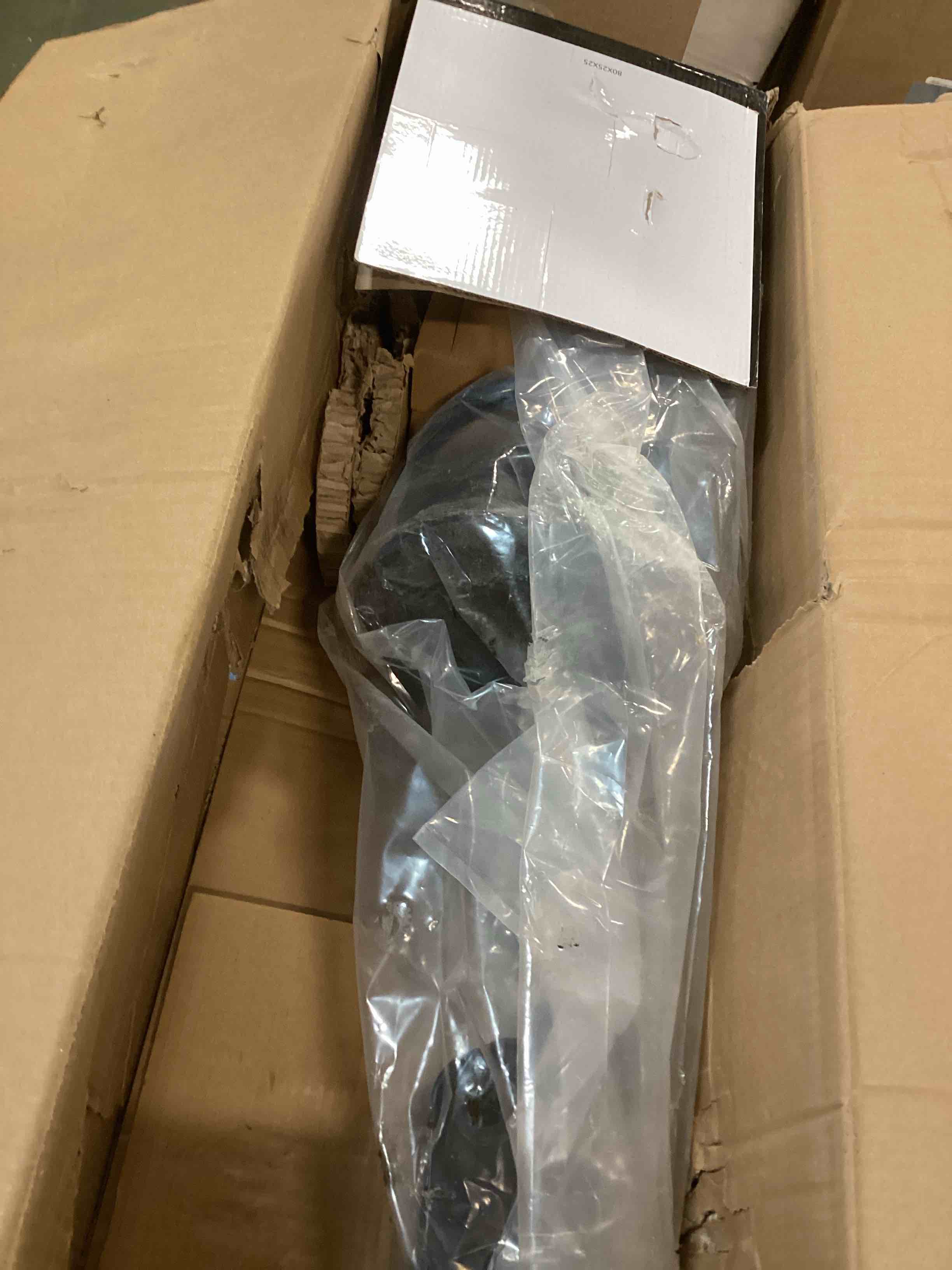 https://s3.amazonaws.com/lotting-images-prod/bidfta/PNK0483889_1730291277969.jpeg