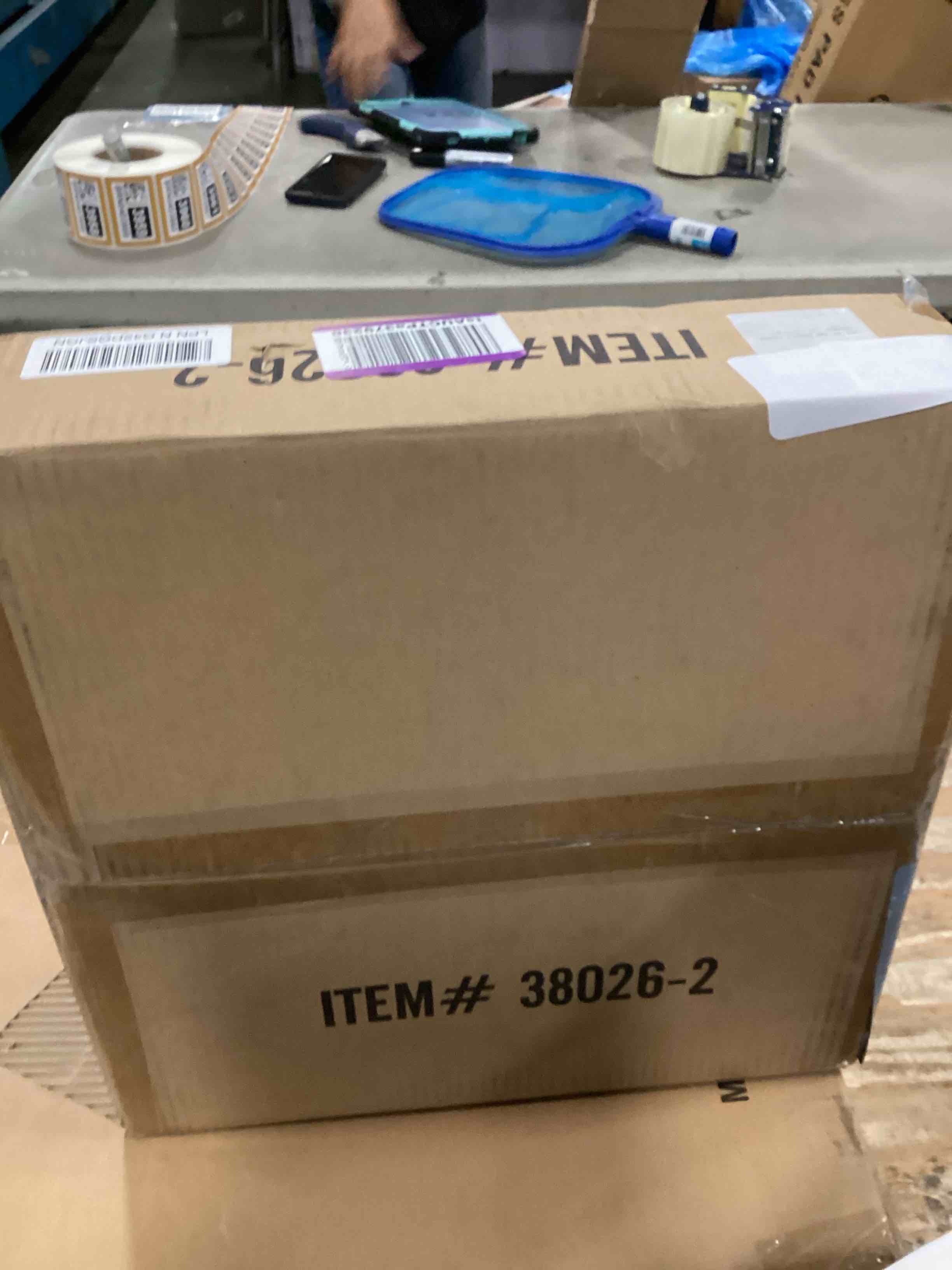 https://s3.amazonaws.com/lotting-images-prod/bidfta/PNK0484254_1730982620920.jpeg