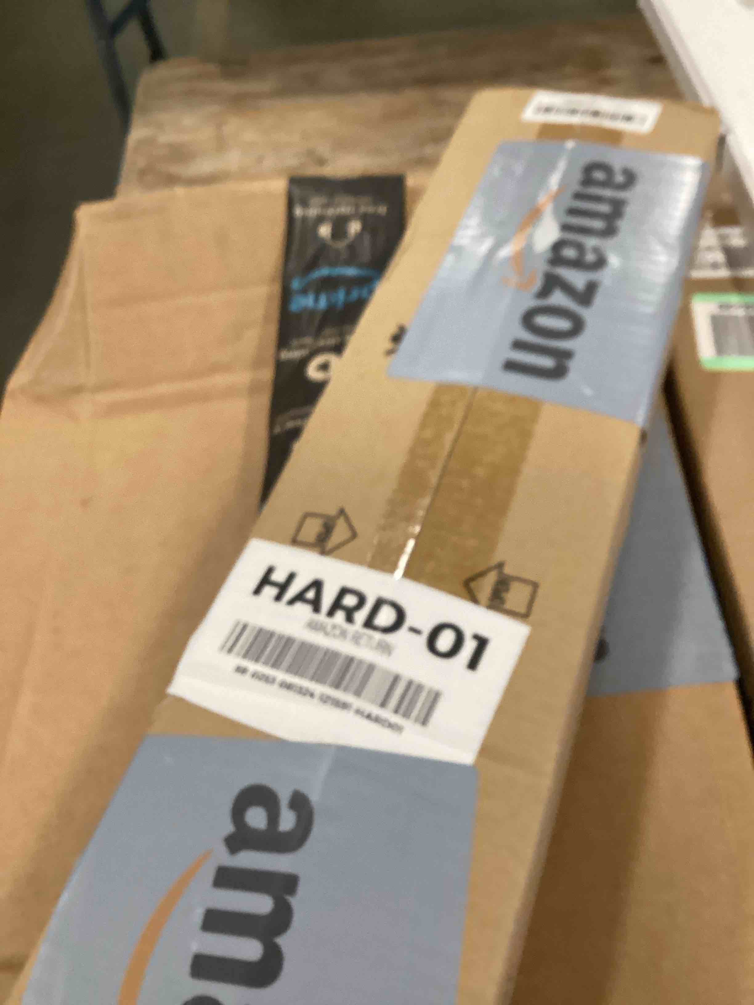 https://s3.amazonaws.com/lotting-images-prod/bidfta/PNK0485008_1730471899329.jpeg