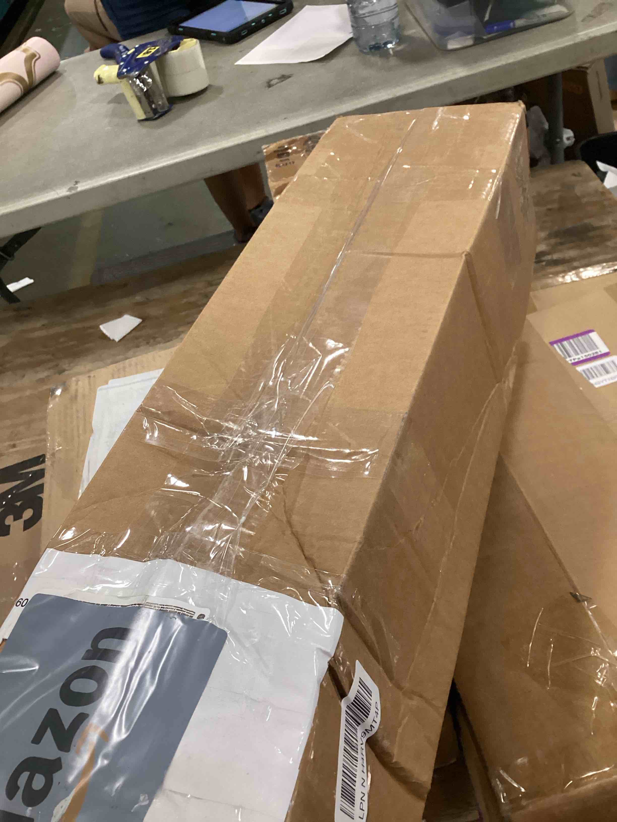 https://s3.amazonaws.com/lotting-images-prod/bidfta/PNK0485212_1730390687927.jpeg