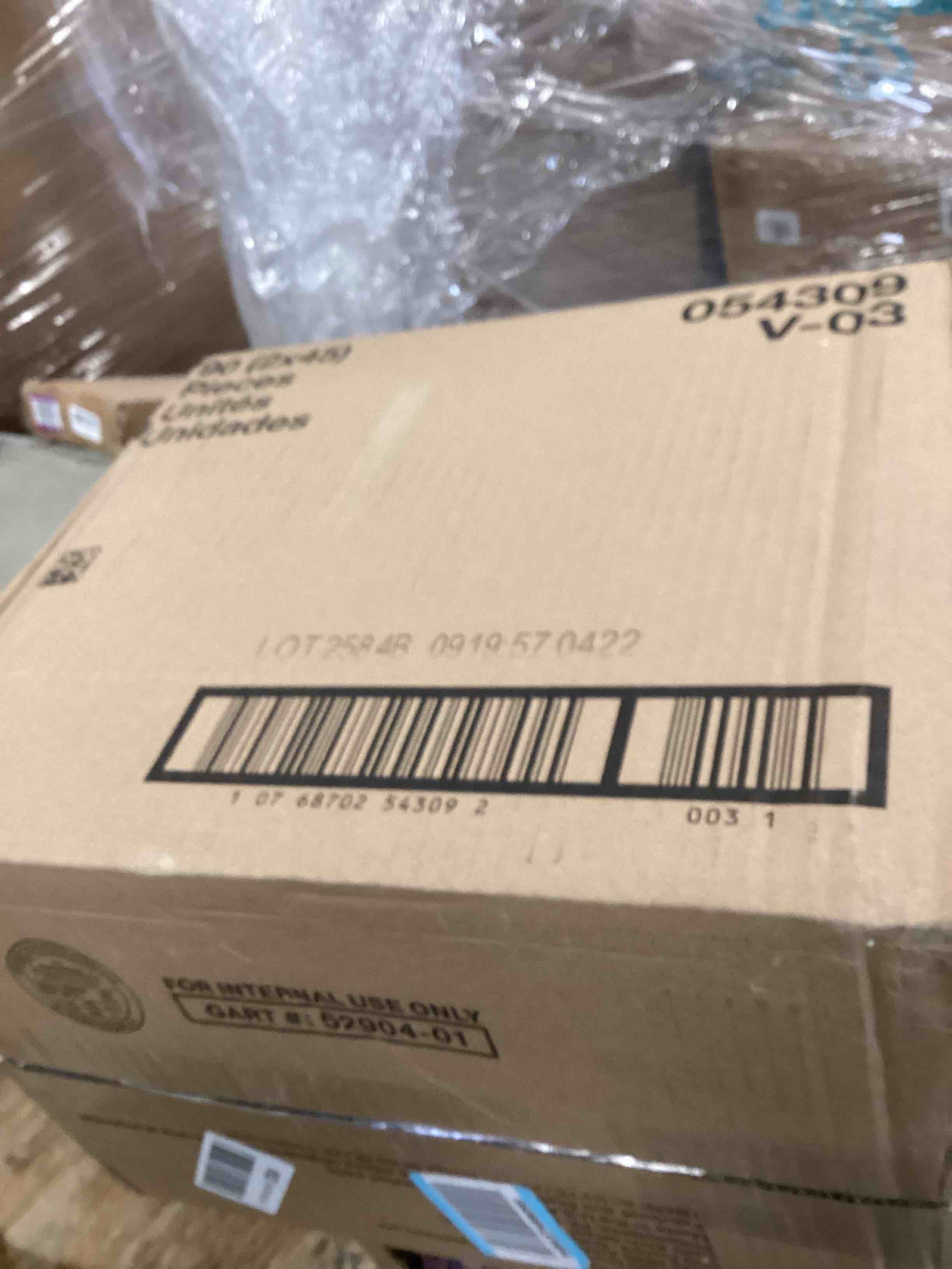 https://s3.amazonaws.com/lotting-images-prod/bidfta/PNK0485750_1730214384276.jpeg