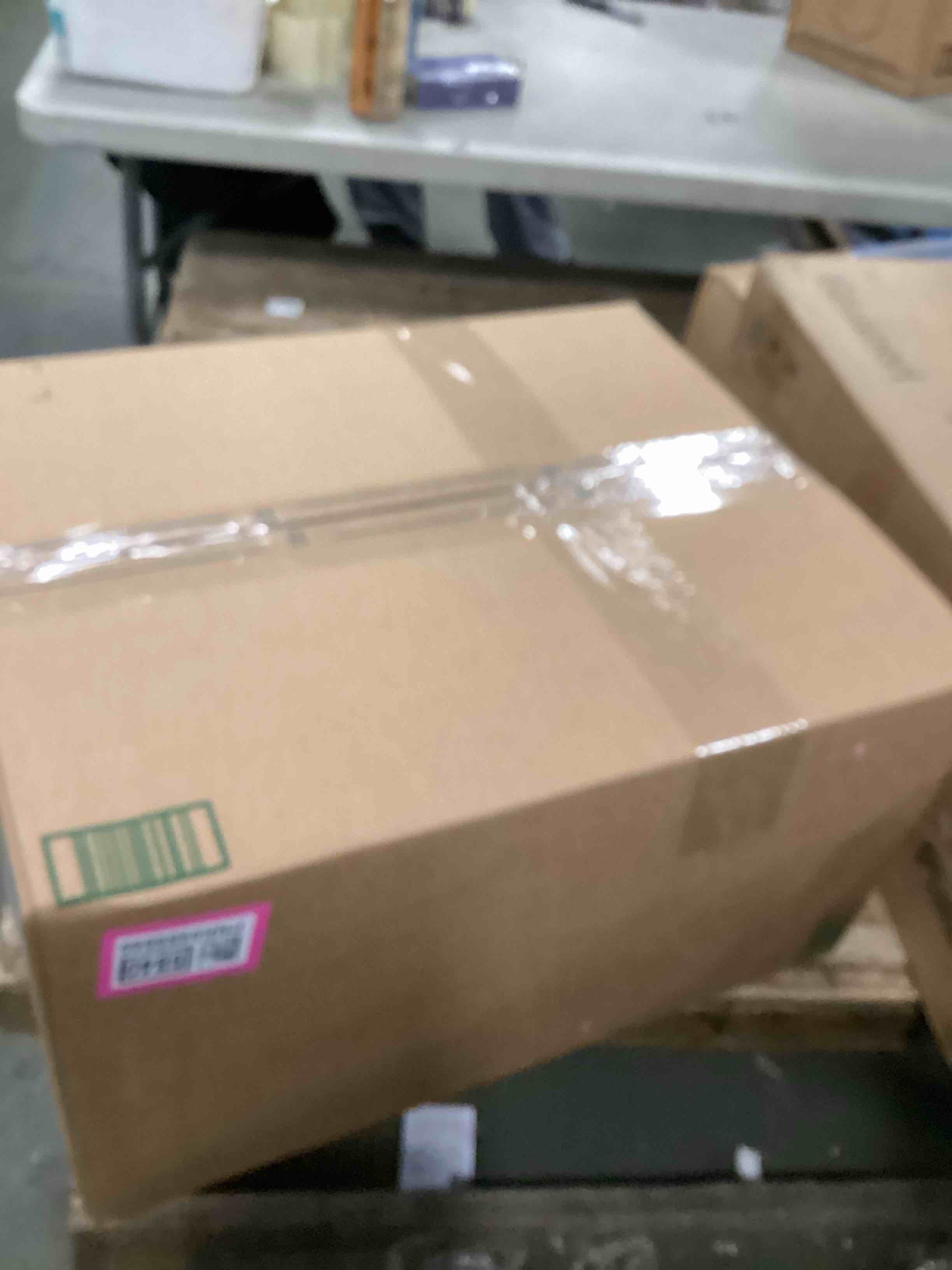 https://s3.amazonaws.com/lotting-images-prod/bidfta/PNK0485840_1730203698537.jpeg