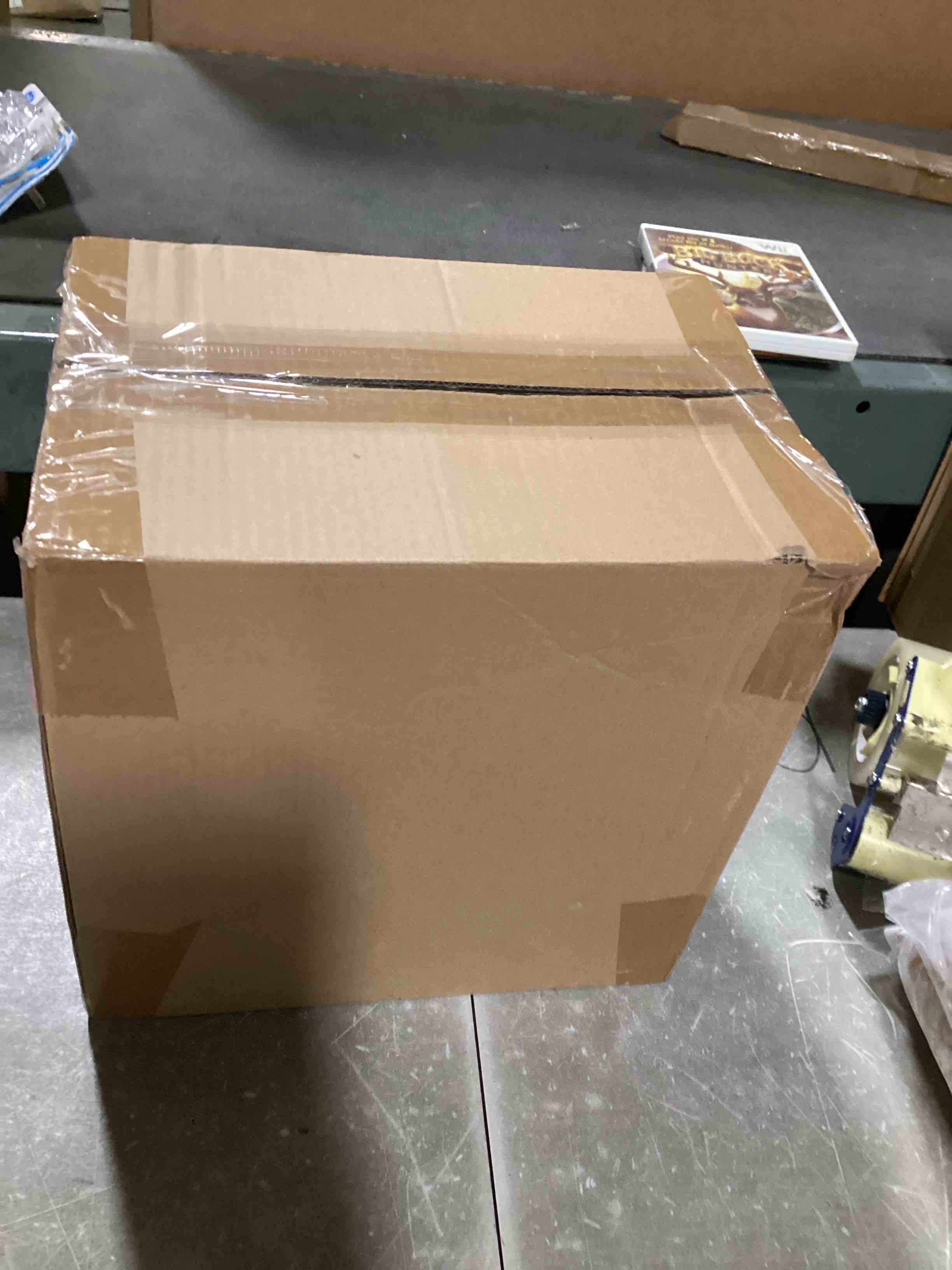 https://s3.amazonaws.com/lotting-images-prod/bidfta/PNK0486053_1730115767229.jpeg