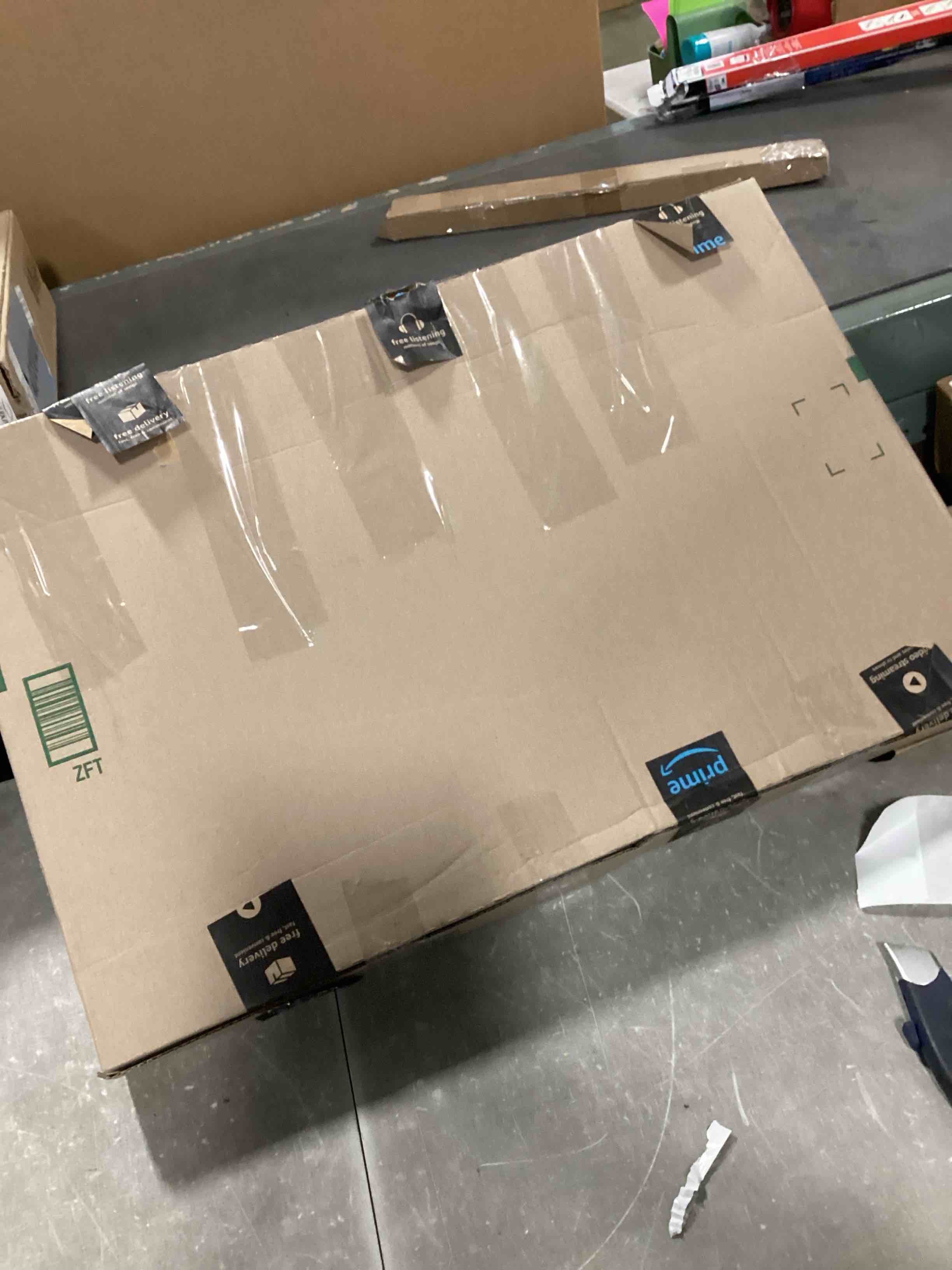 https://s3.amazonaws.com/lotting-images-prod/bidfta/PNK0487062_1730463022654.jpeg