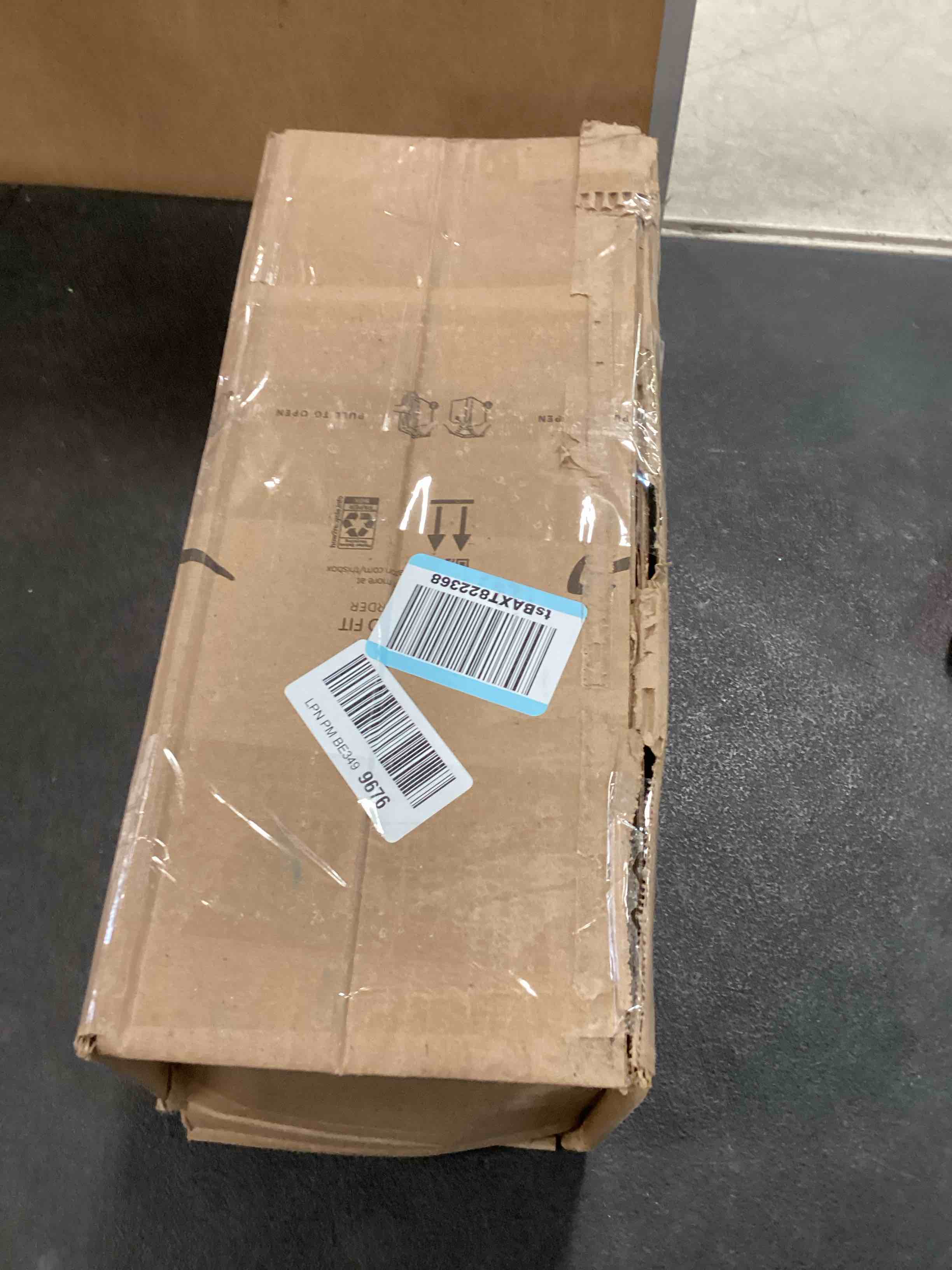 https://s3.amazonaws.com/lotting-images-prod/bidfta/PNK0487630_1730918504602.jpeg