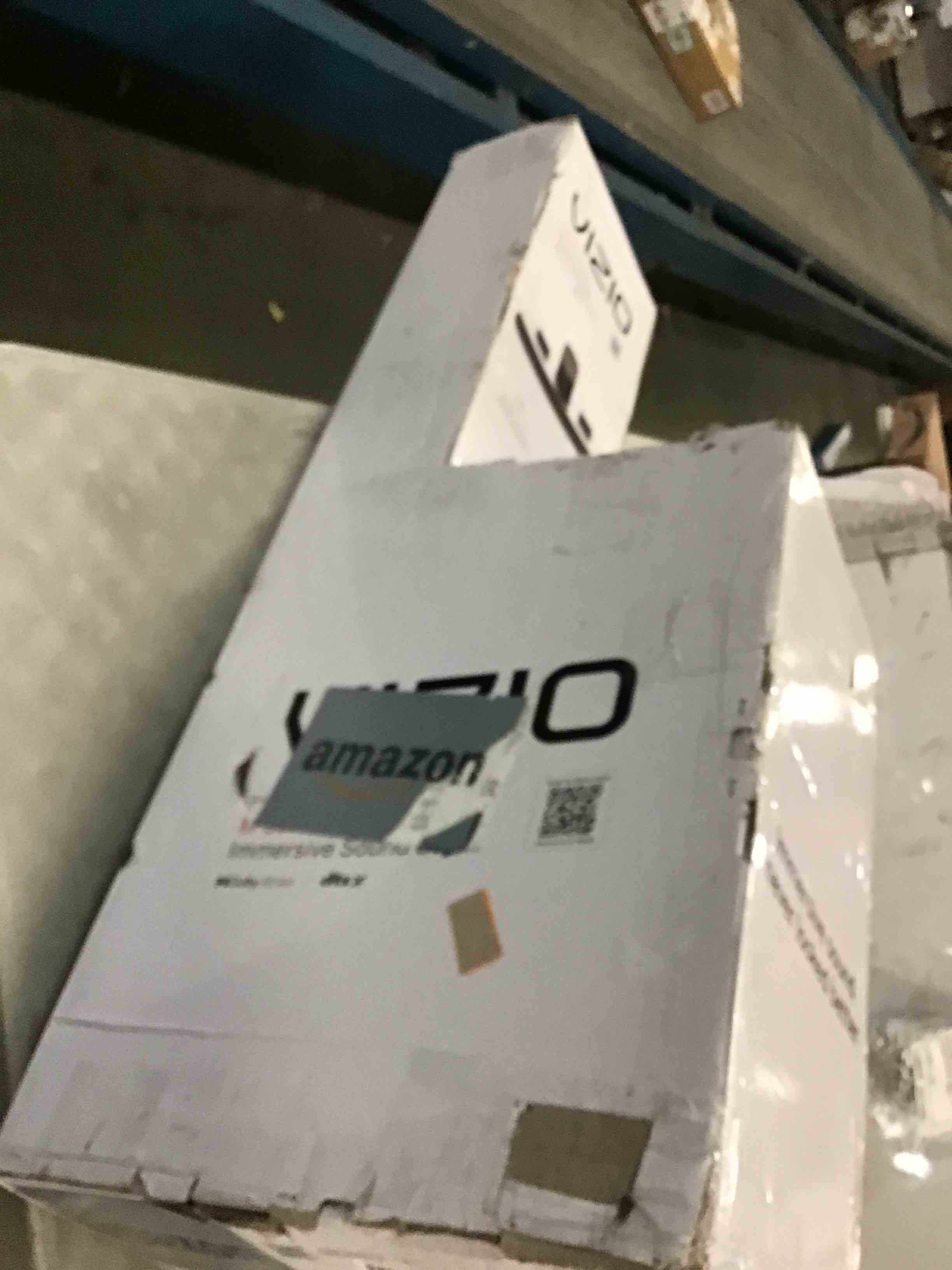 https://s3.amazonaws.com/lotting-images-prod/bidfta/PNK0489411_1730128451633.jpeg