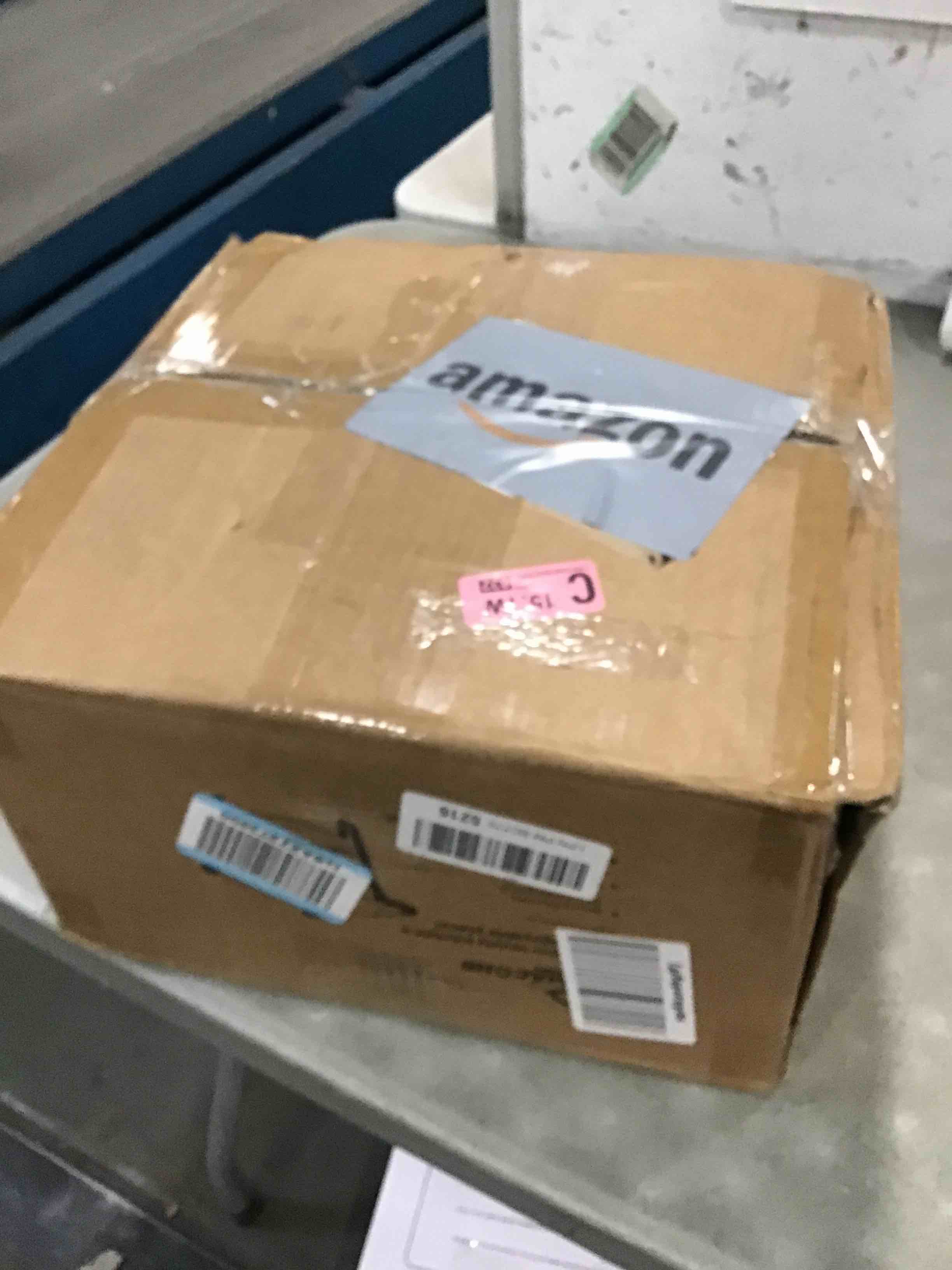 https://s3.amazonaws.com/lotting-images-prod/bidfta/PNK0489639_1730114680713.jpeg