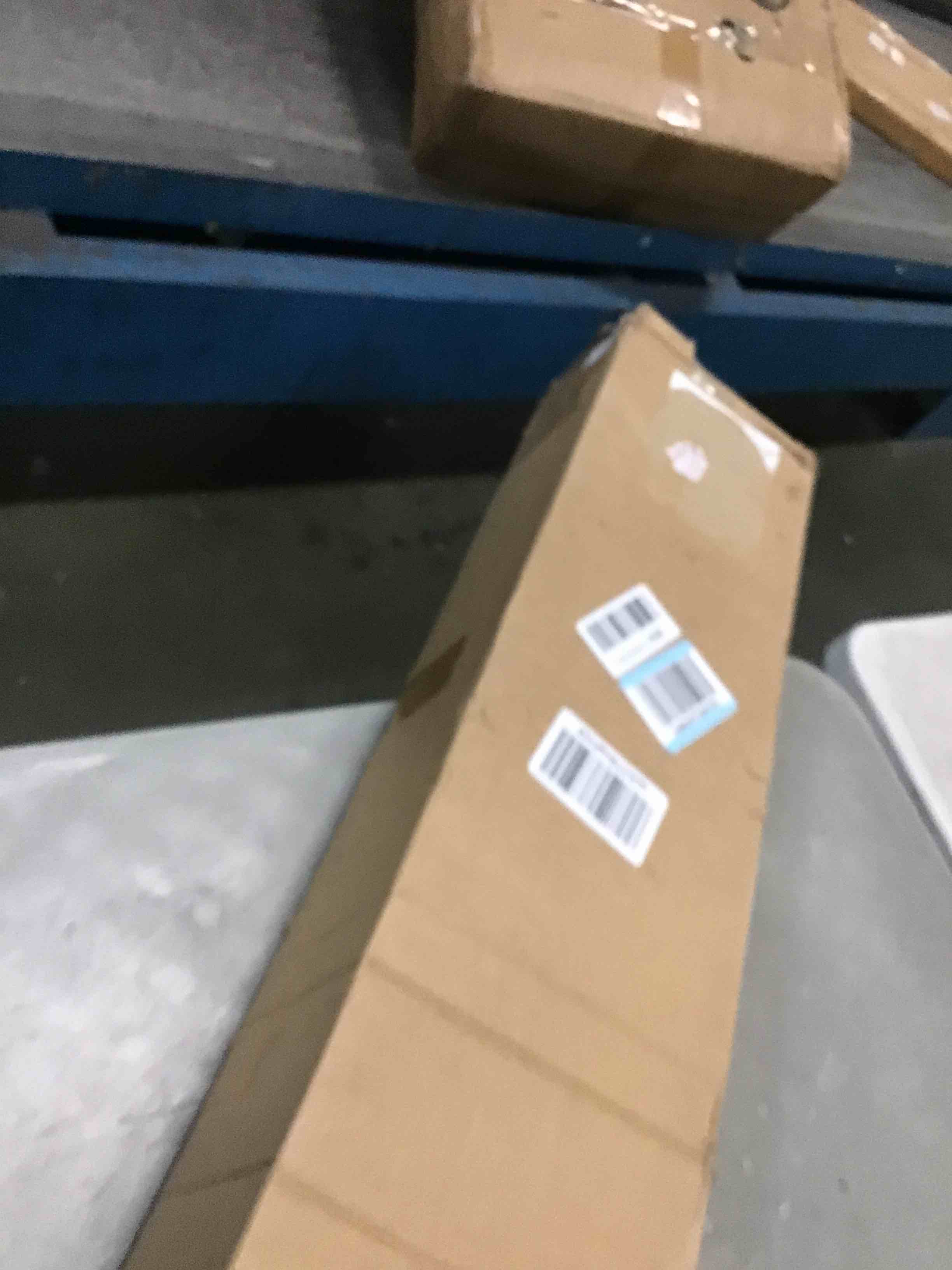 https://s3.amazonaws.com/lotting-images-prod/bidfta/PNK0489972_1729941637639.jpeg