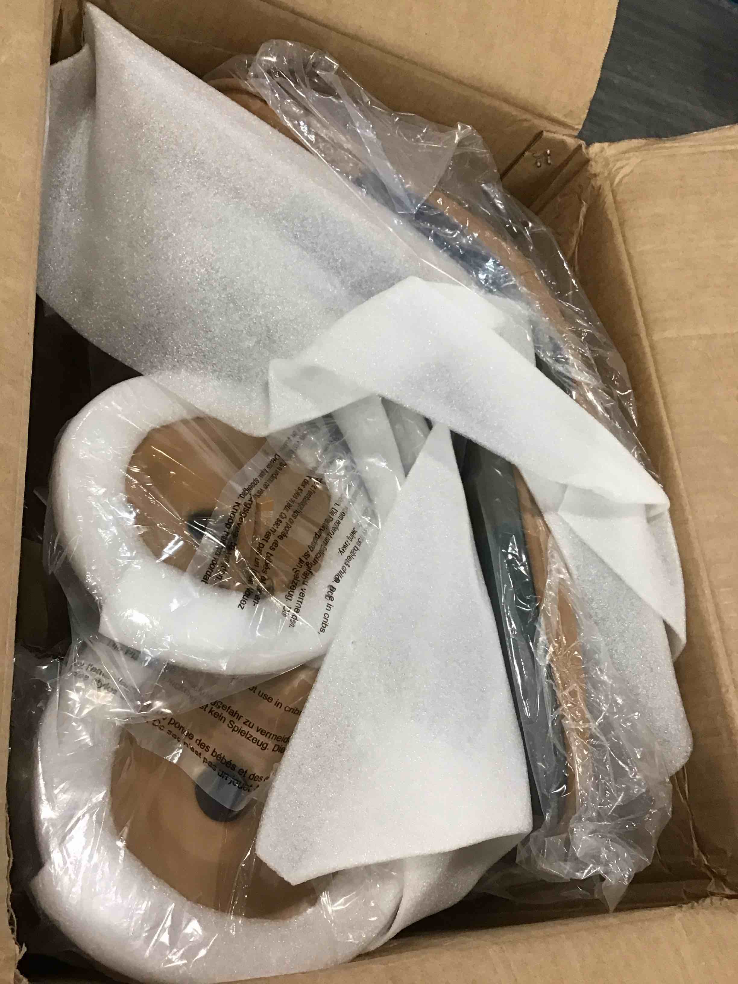 https://s3.amazonaws.com/lotting-images-prod/bidfta/PNK0490663_1732032596437.jpeg