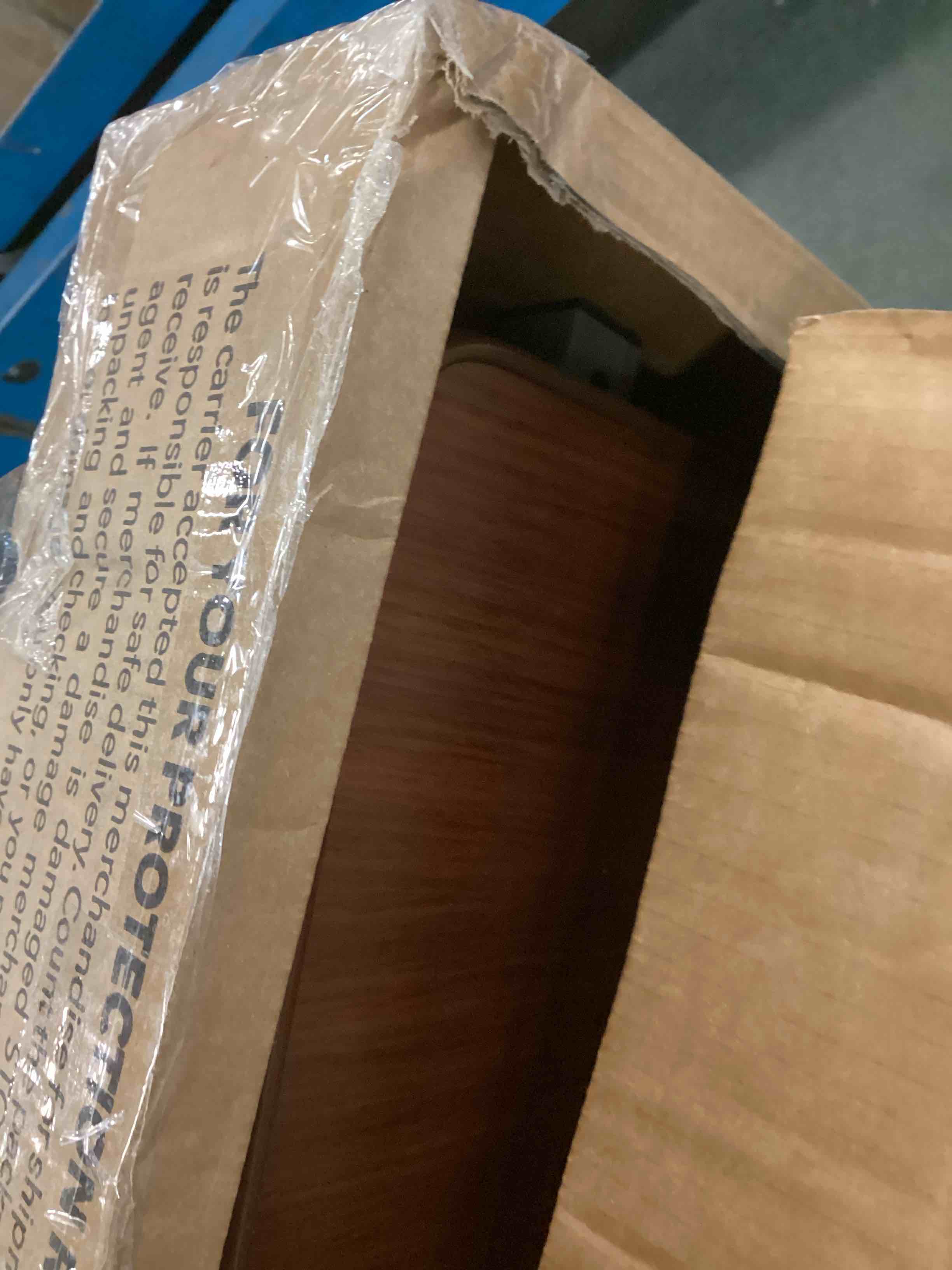 https://s3.amazonaws.com/lotting-images-prod/bidfta/PNK0491108_1731338660561.jpeg