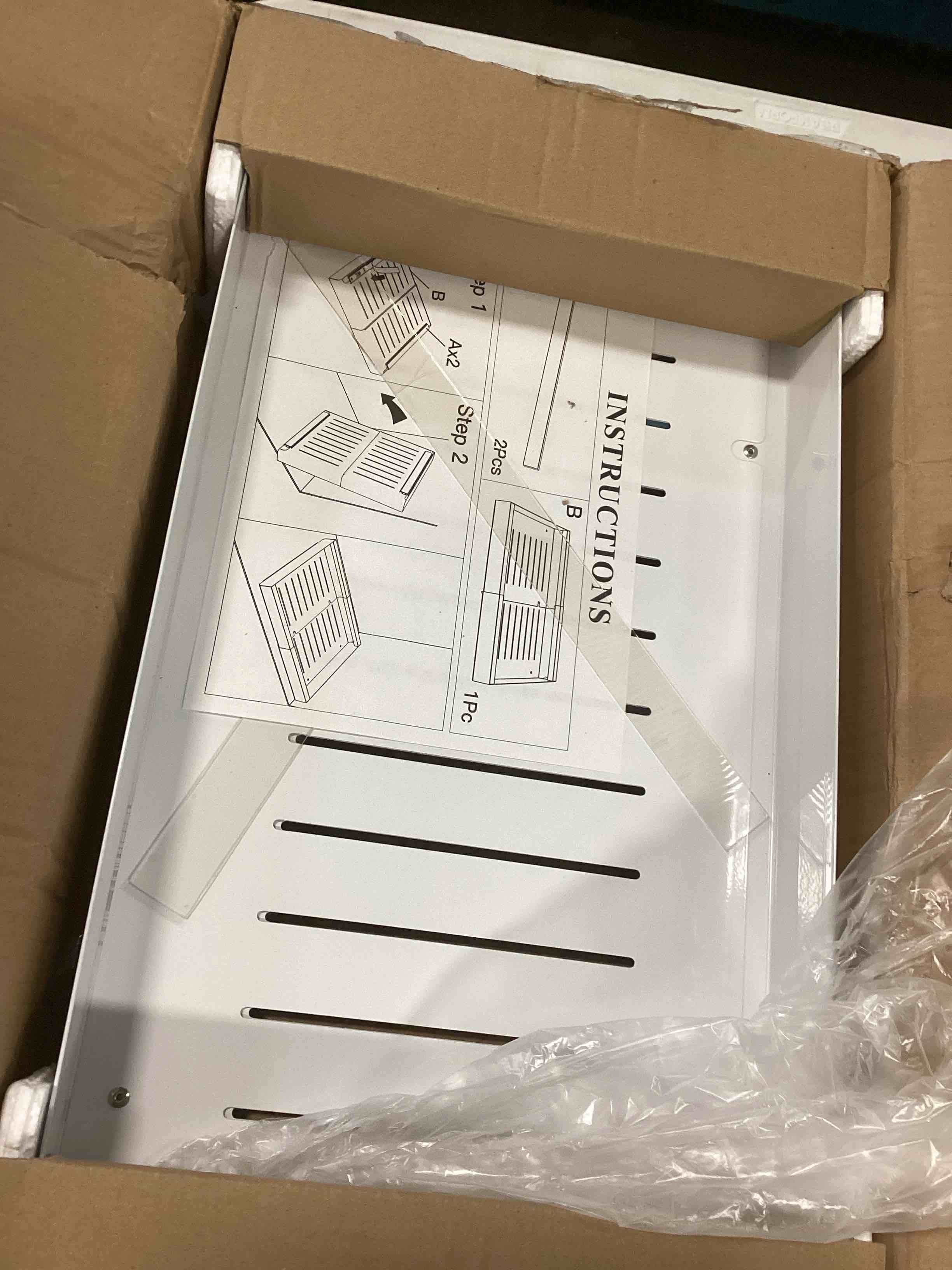 https://s3.amazonaws.com/lotting-images-prod/bidfta/PNK0492074_1735652997843.jpeg