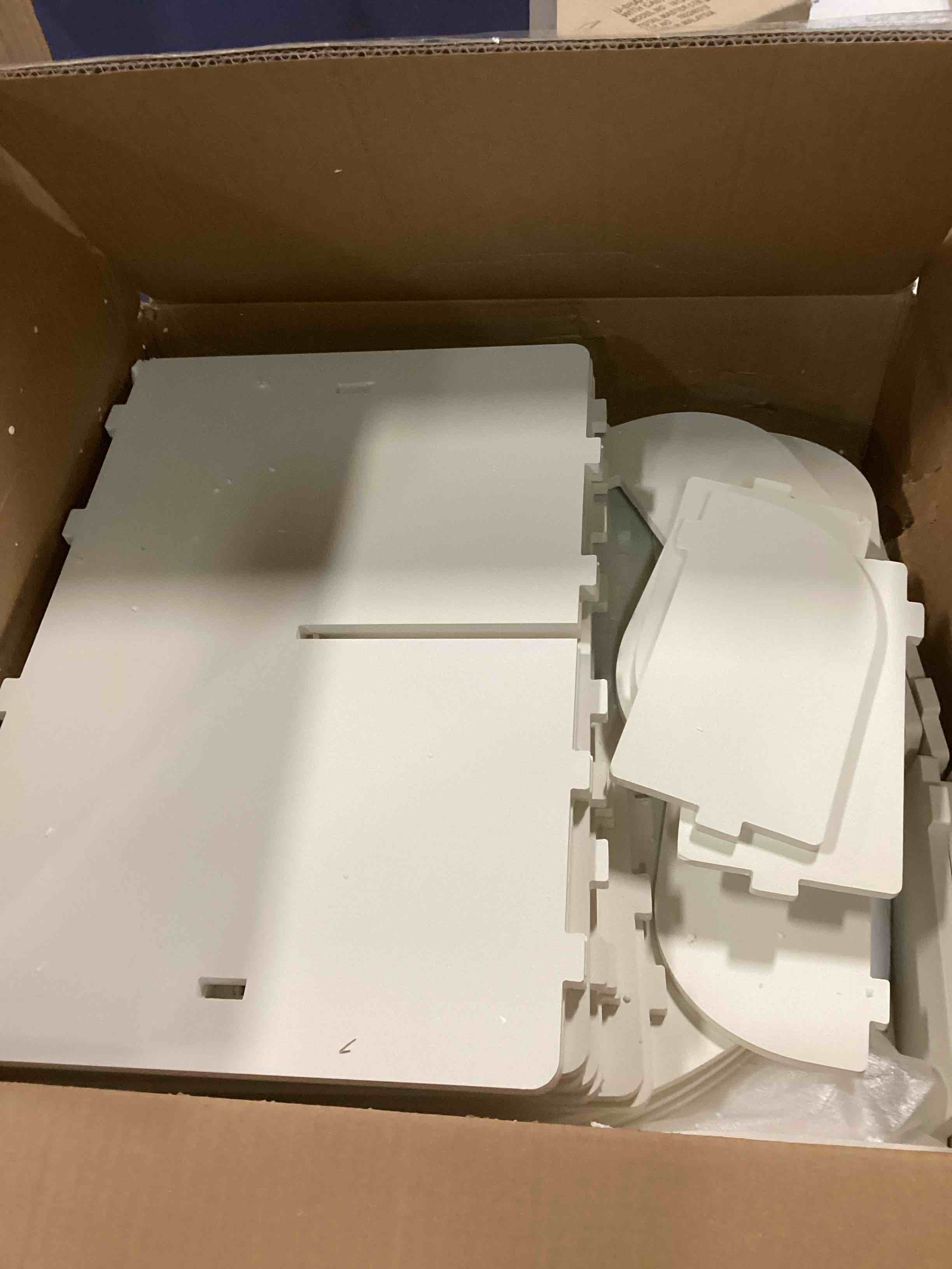 https://s3.amazonaws.com/lotting-images-prod/bidfta/PNK0492362_1735565324552.jpeg