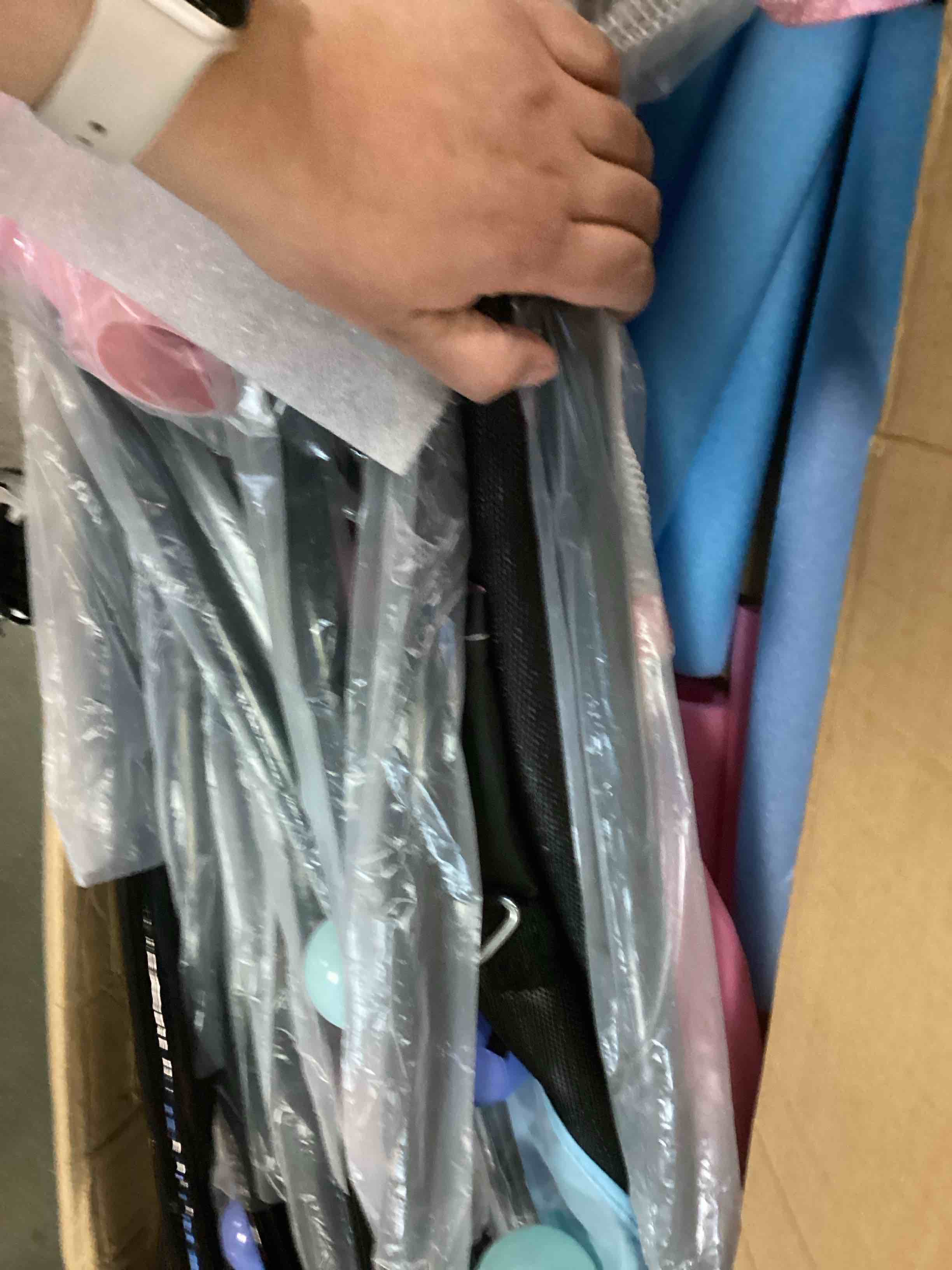 https://s3.amazonaws.com/lotting-images-prod/bidfta/PNK0492542_1735245200764.jpeg