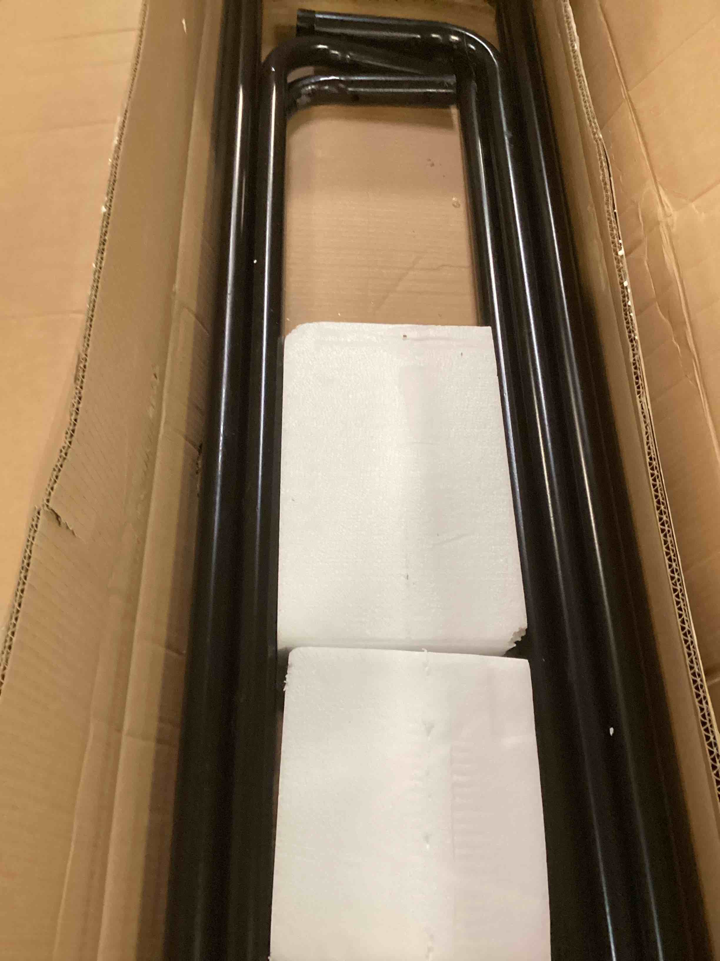 https://s3.amazonaws.com/lotting-images-prod/bidfta/PNK0493979_1730381115698.jpeg