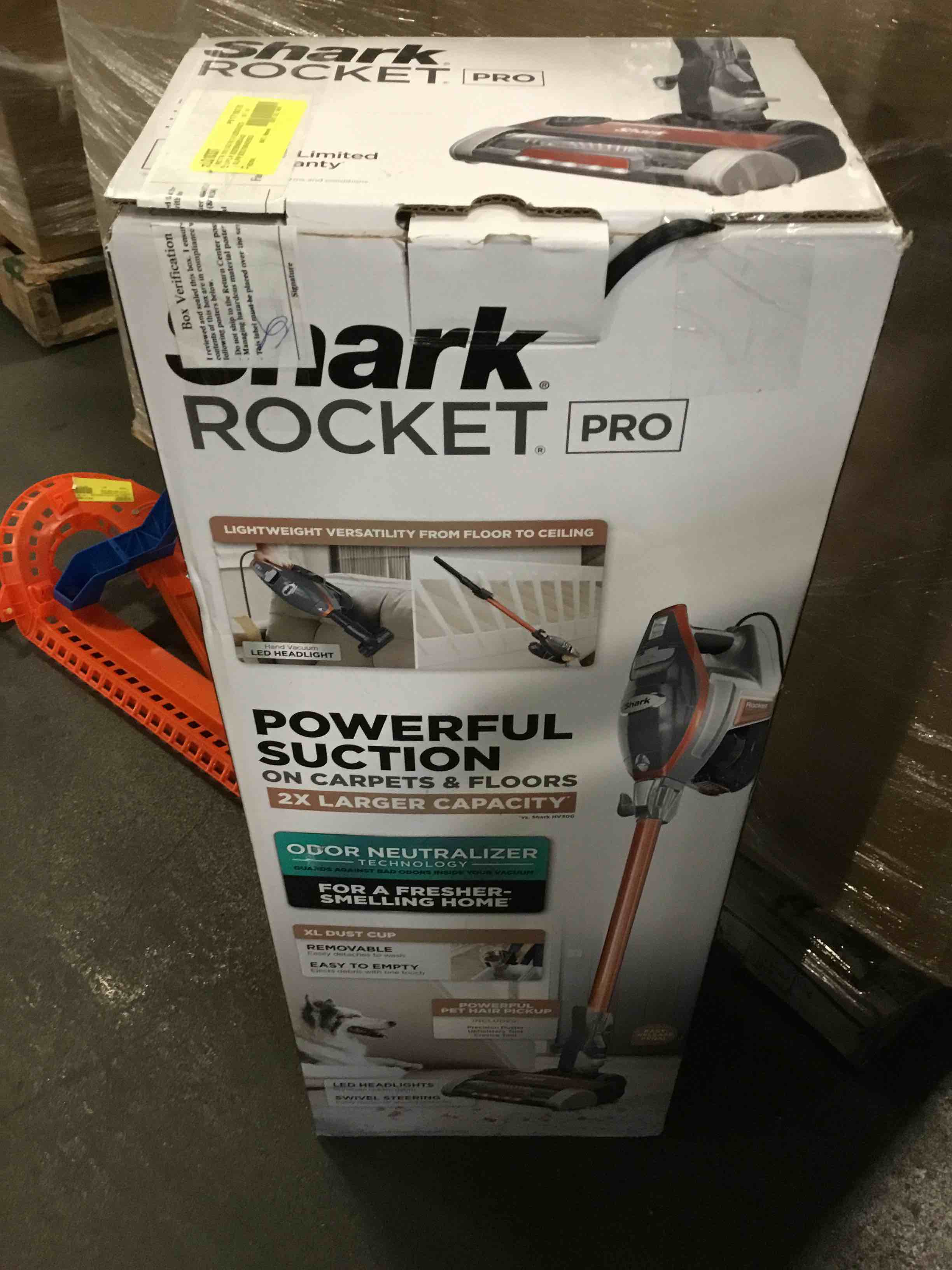 https://s3.amazonaws.com/lotting-images-prod/bidfta/PNK0498078_1732133082454.jpeg