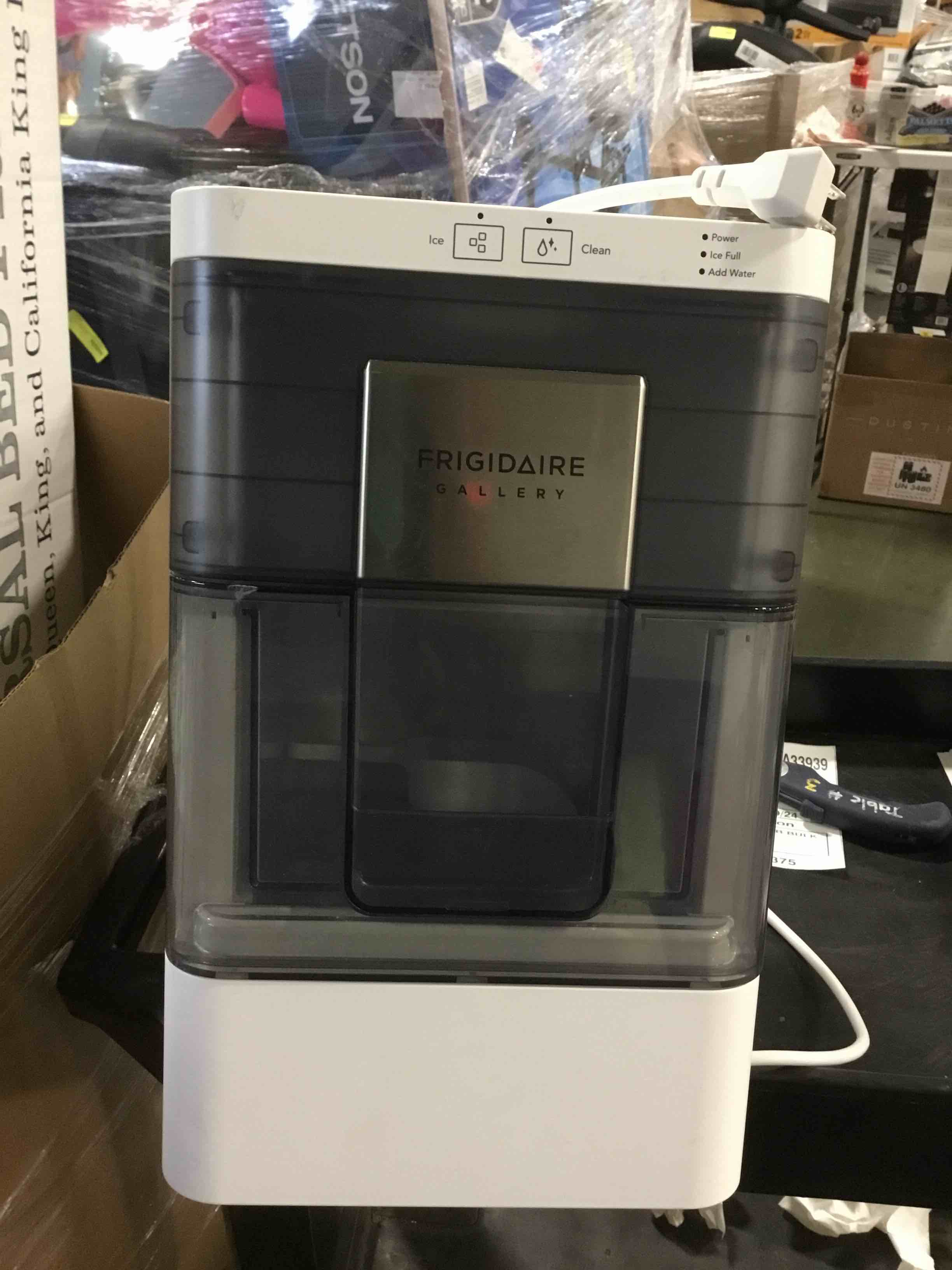 https://s3.amazonaws.com/lotting-images-prod/bidfta/PNK0498171_1732110652930.jpeg