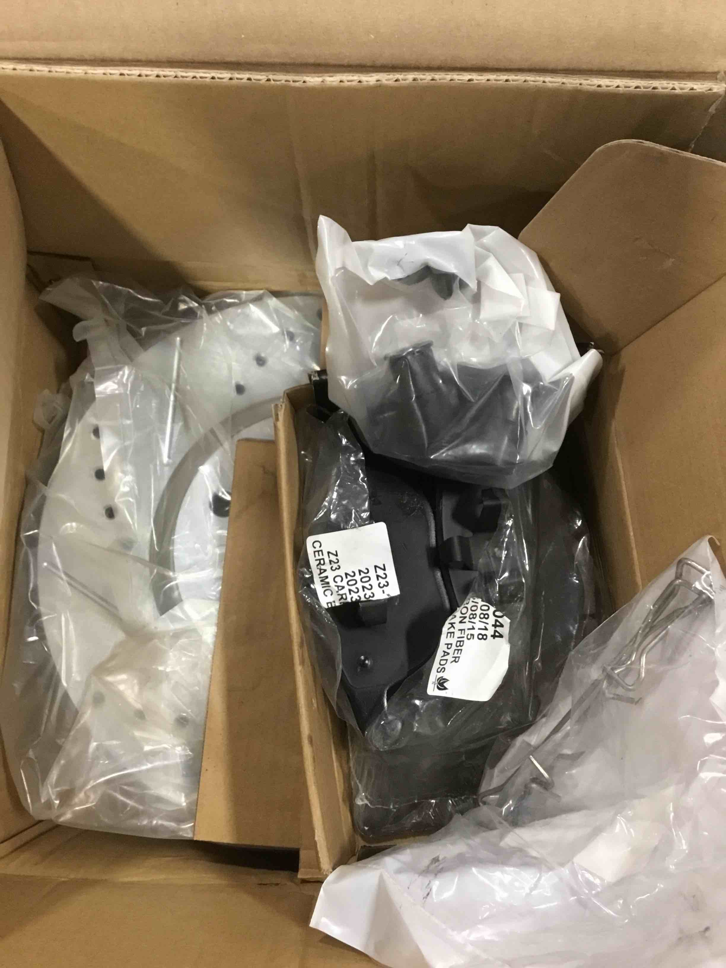 https://s3.amazonaws.com/lotting-images-prod/bidfta/PNK0498310_1732033720927.jpeg