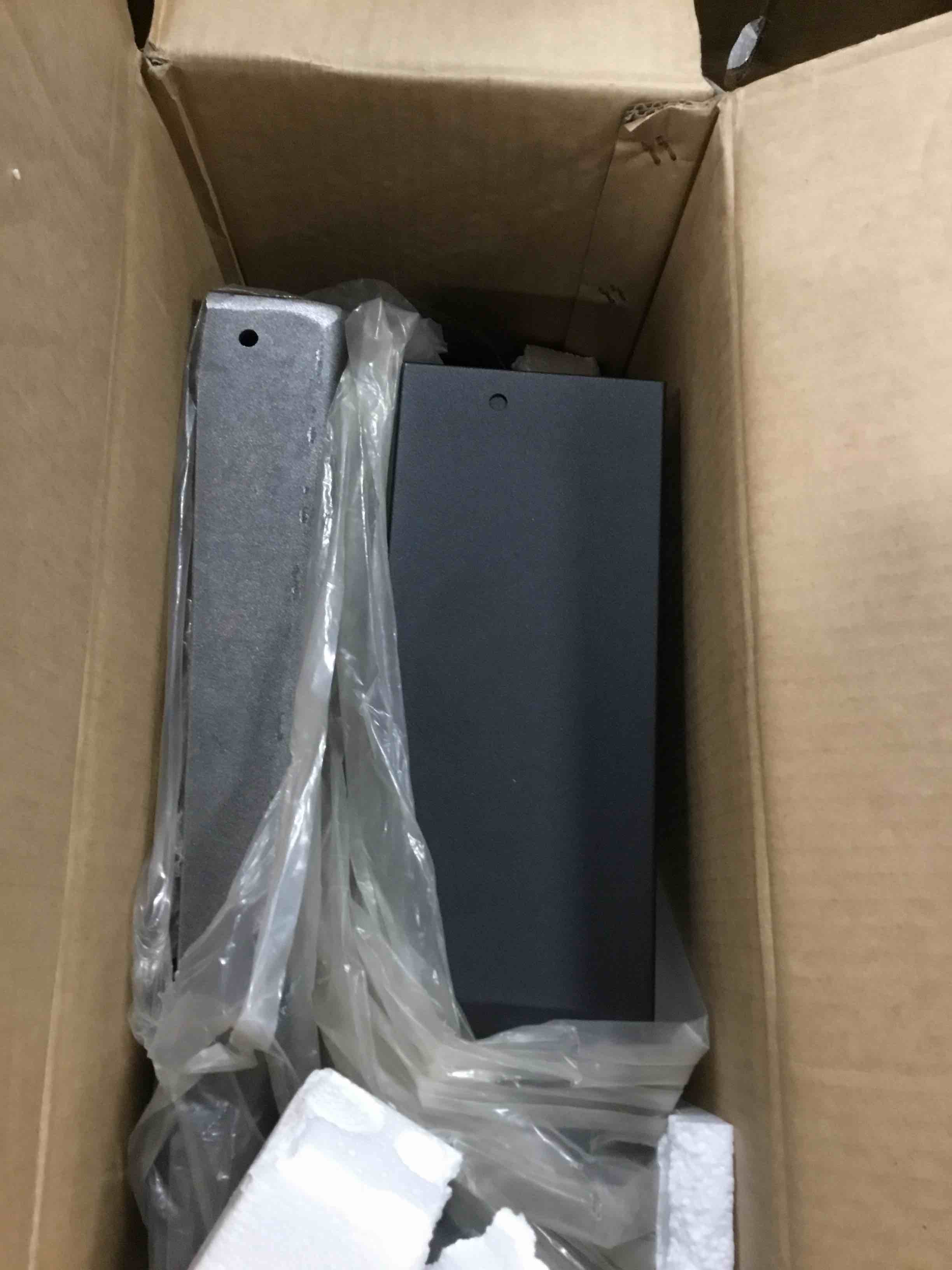 https://s3.amazonaws.com/lotting-images-prod/bidfta/PNK0499220_1731341187572.jpeg