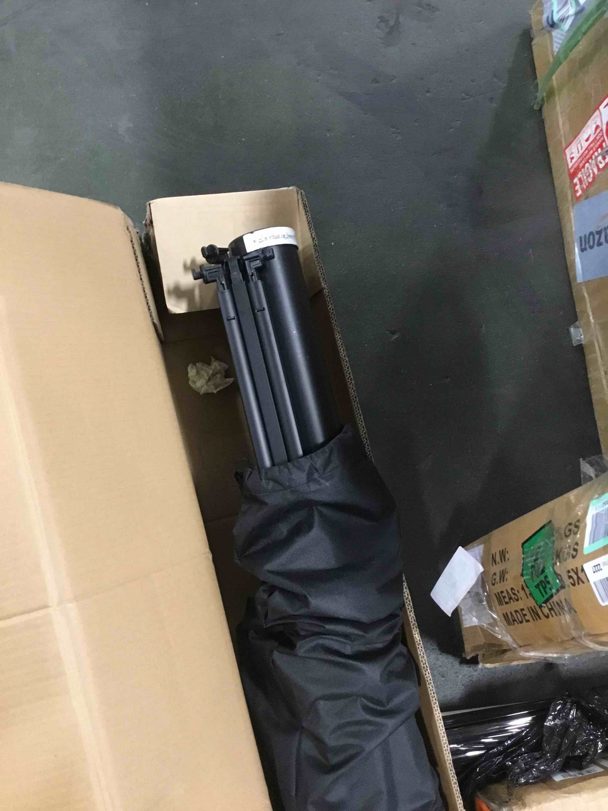 https://s3.amazonaws.com/lotting-images-prod/bidfta/PNK0499977_1730213135825.jpeg