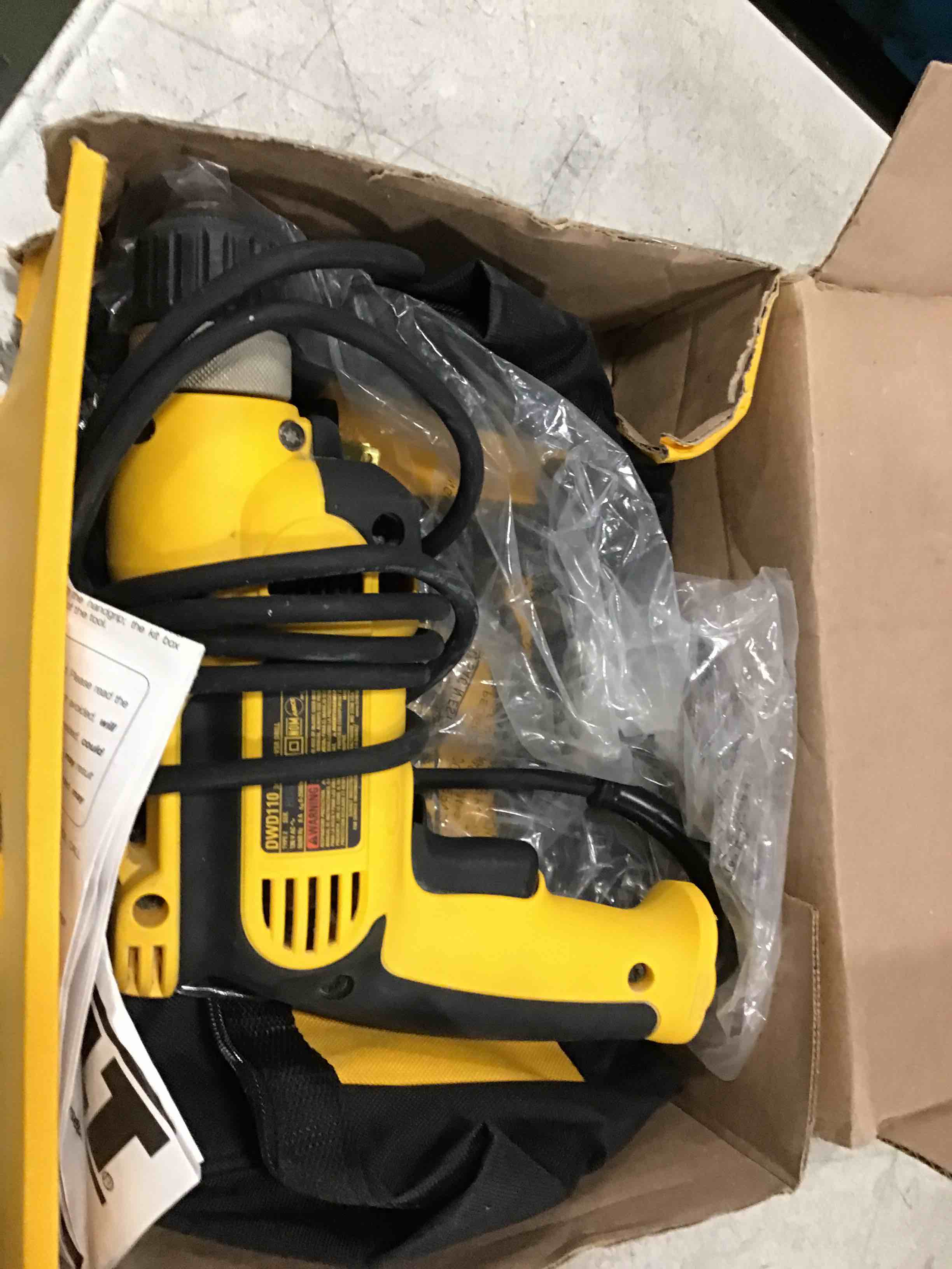 https://s3.amazonaws.com/lotting-images-prod/bidfta/PNK0502241_1730902529347.jpeg