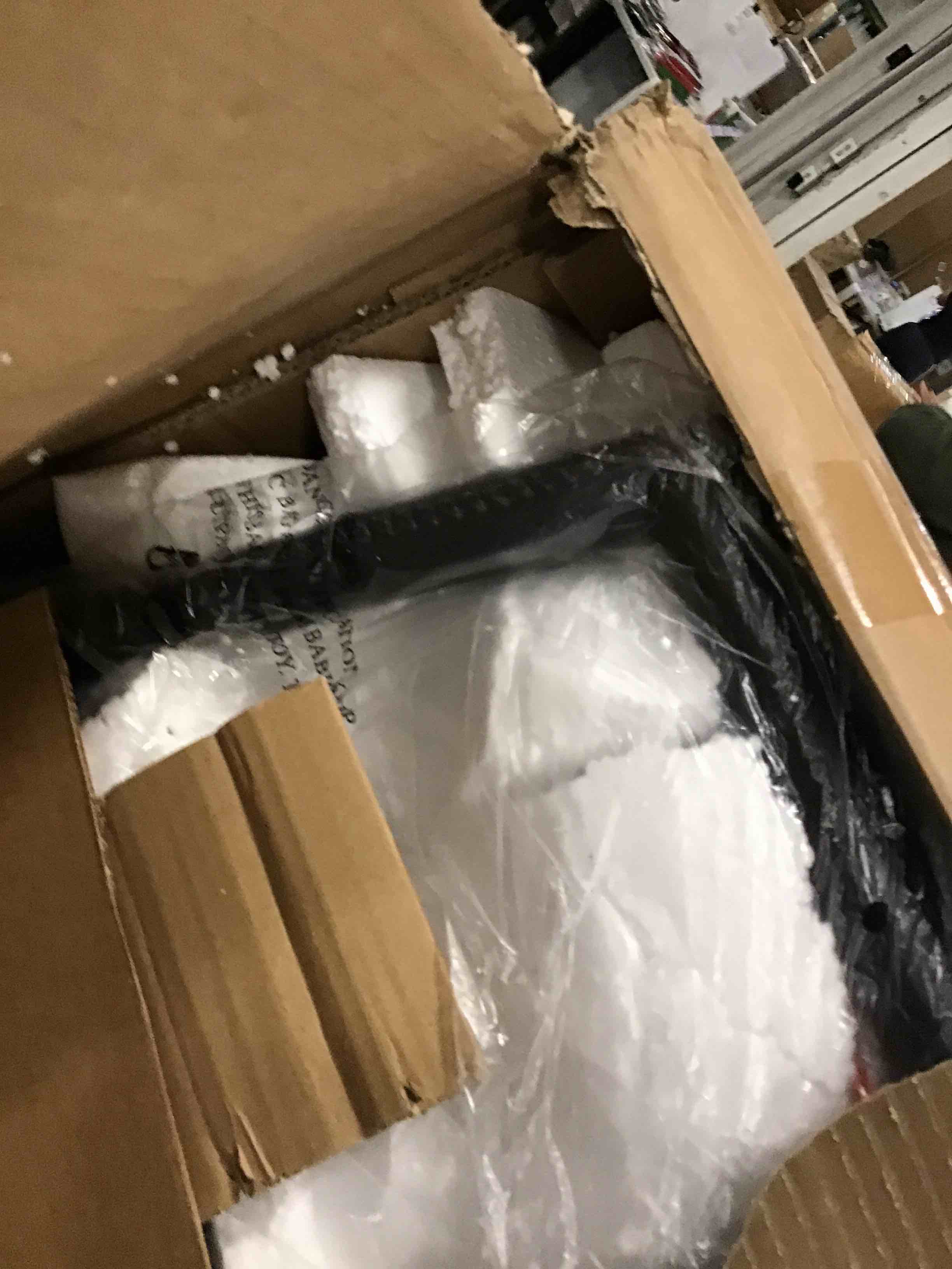 https://s3.amazonaws.com/lotting-images-prod/bidfta/PNK0502315_1730897925945.jpeg