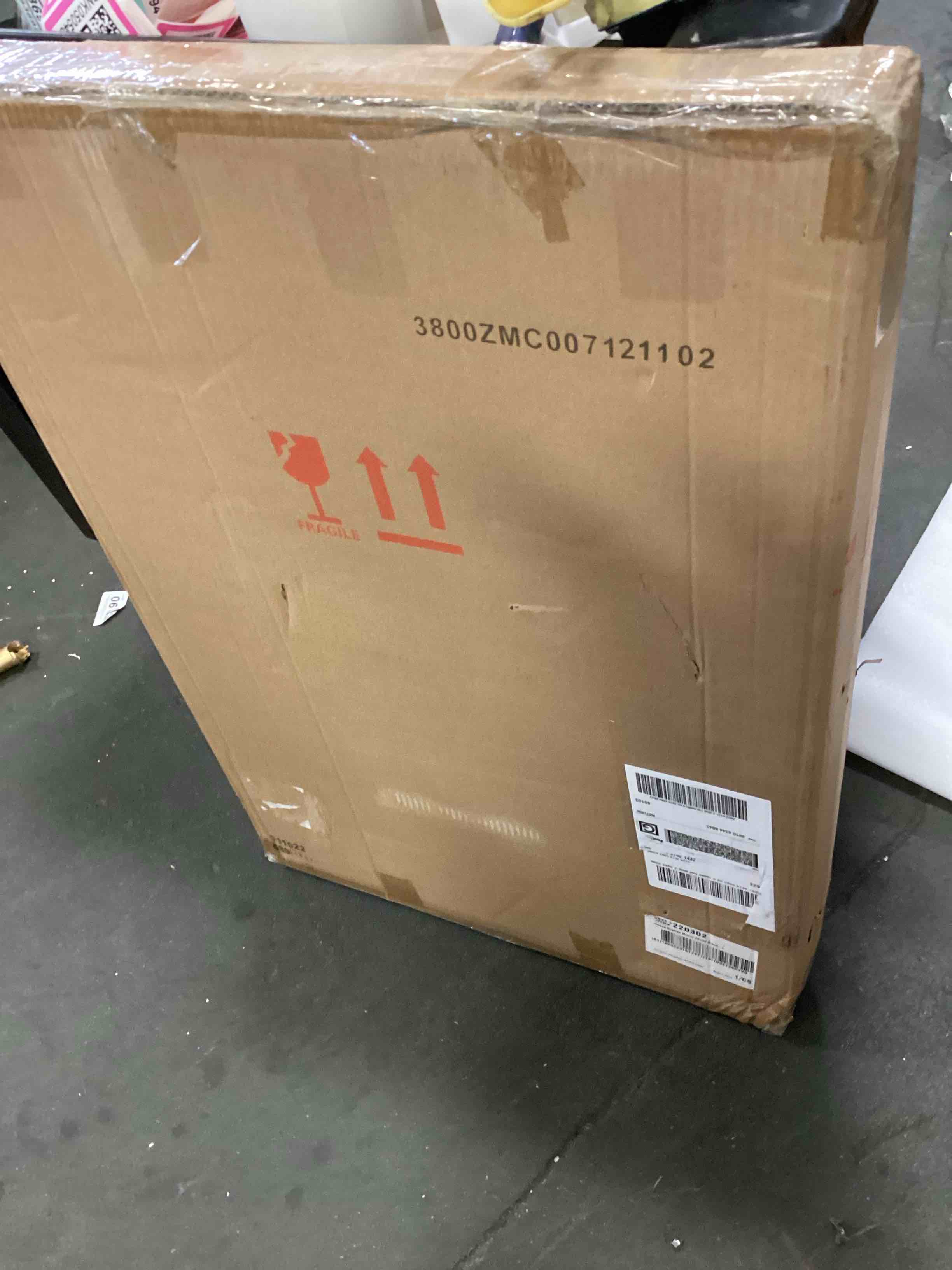 https://s3.amazonaws.com/lotting-images-prod/bidfta/PNK0505491_1730989849681.jpeg