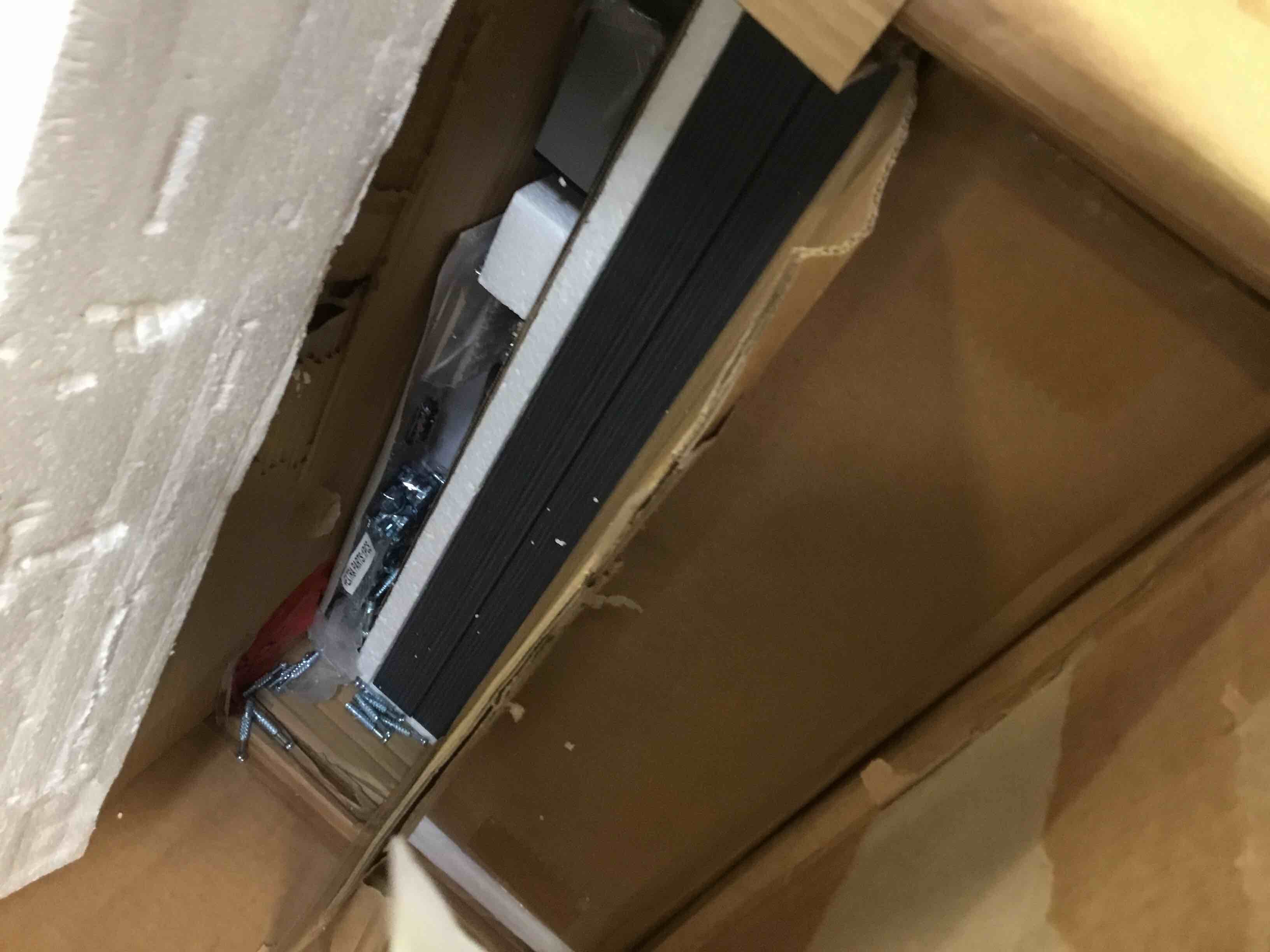 https://s3.amazonaws.com/lotting-images-prod/bidfta/PNK0505902_1730557350917.jpeg