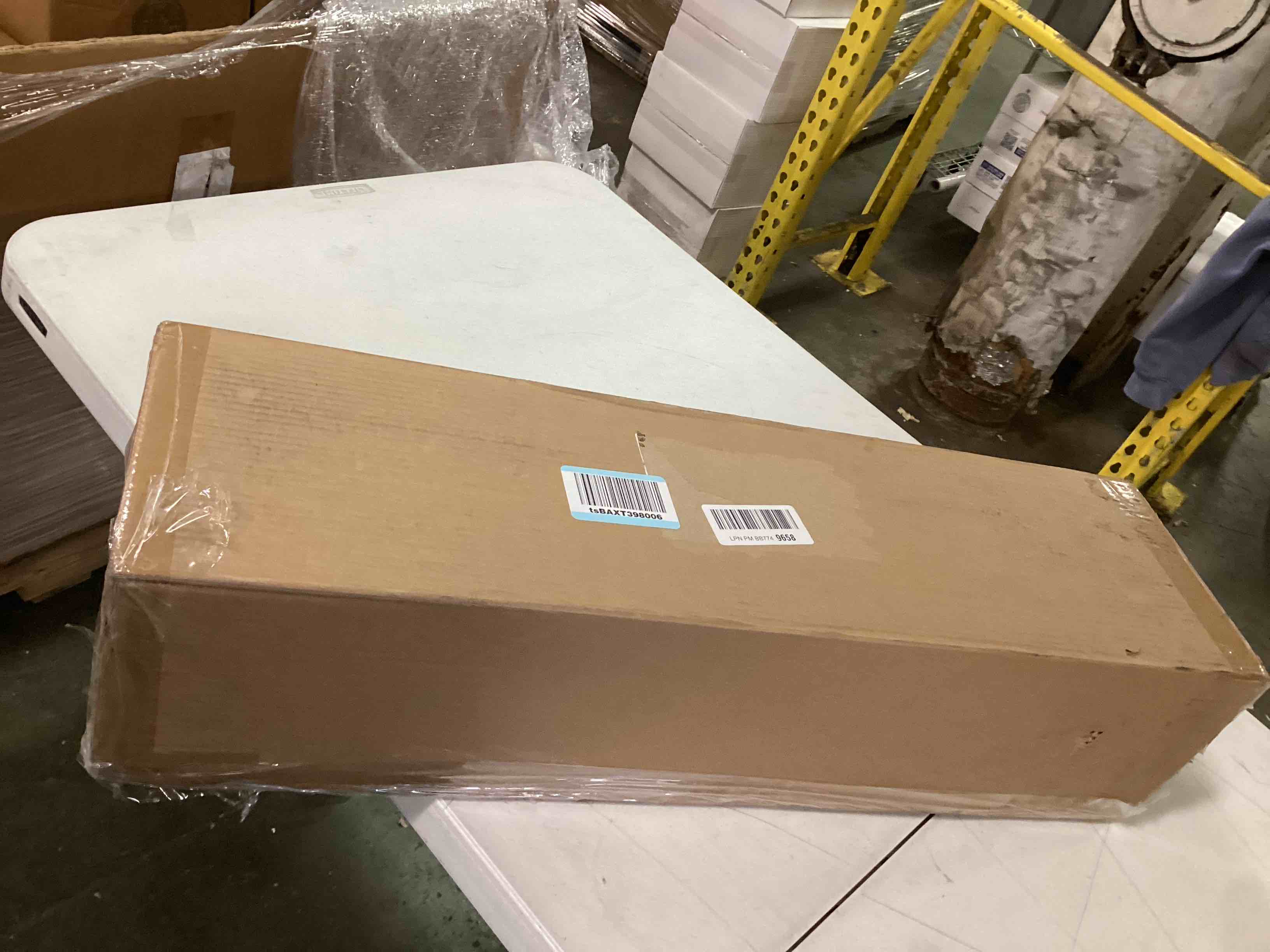 https://s3.amazonaws.com/lotting-images-prod/bidfta/PNK0507033_1731091723454.jpeg