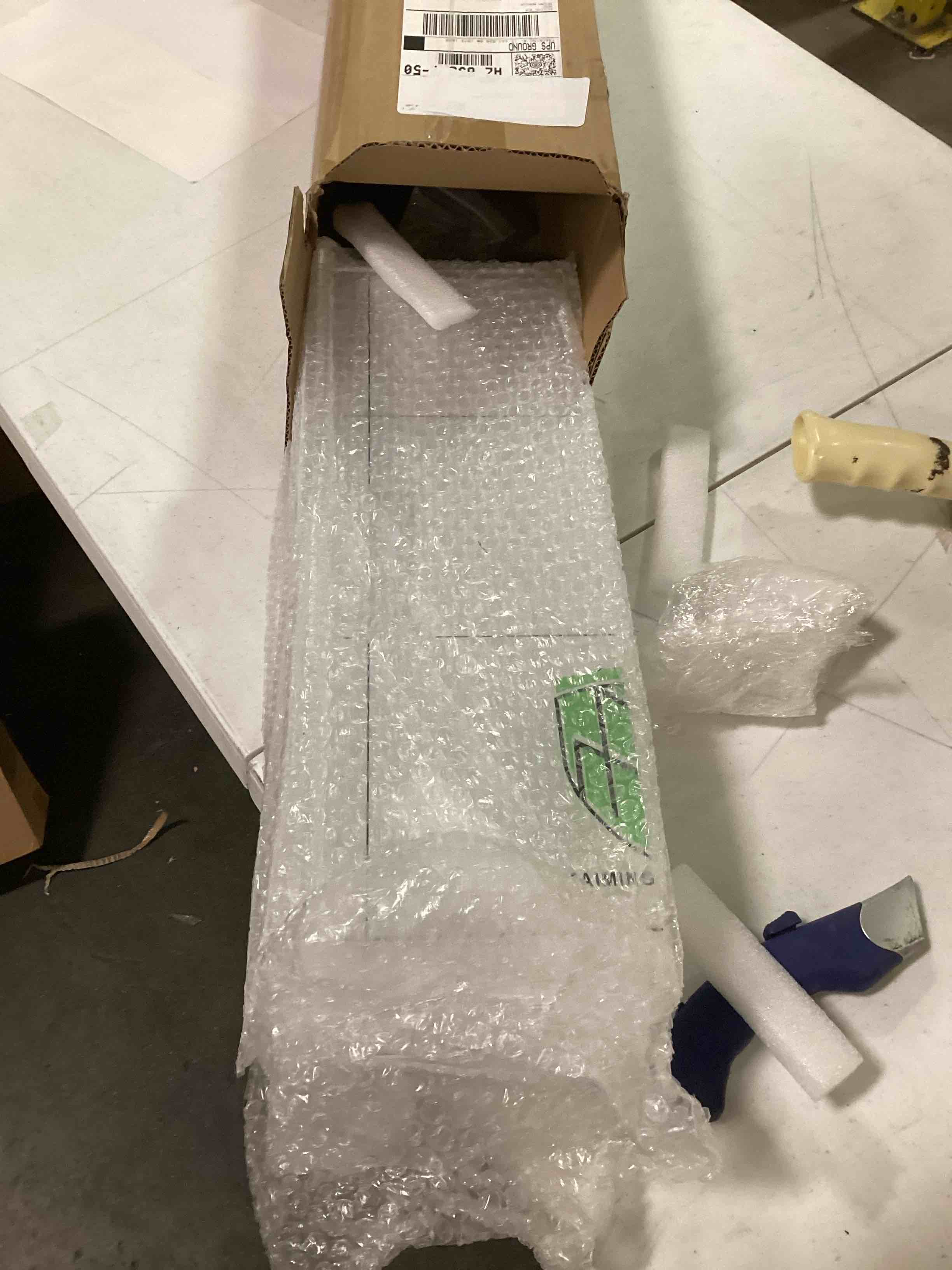 https://s3.amazonaws.com/lotting-images-prod/bidfta/PNK0507135_1731072613784.jpeg