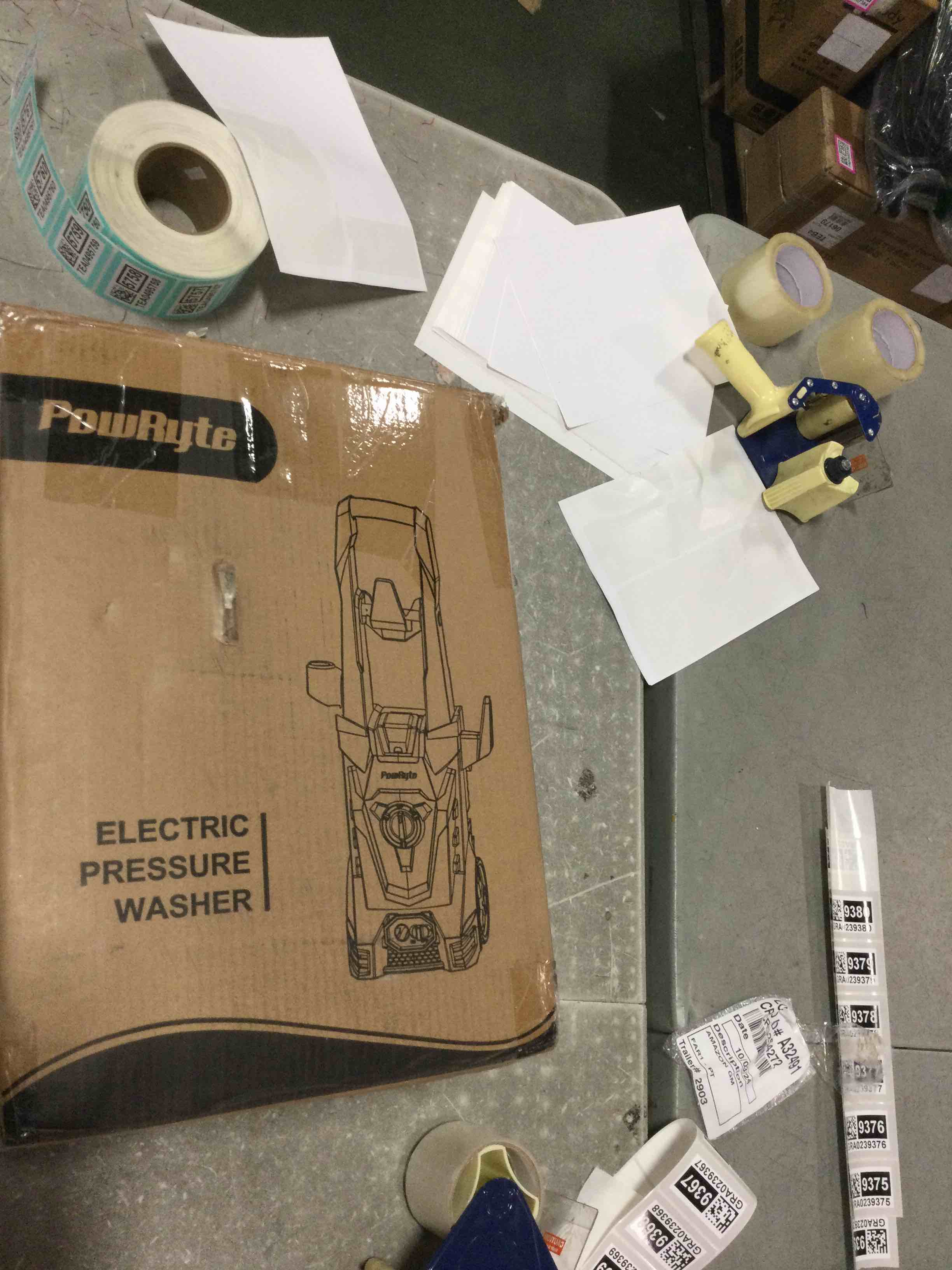 https://s3.amazonaws.com/lotting-images-prod/bidfta/PNK0507381_1730896415079.jpeg