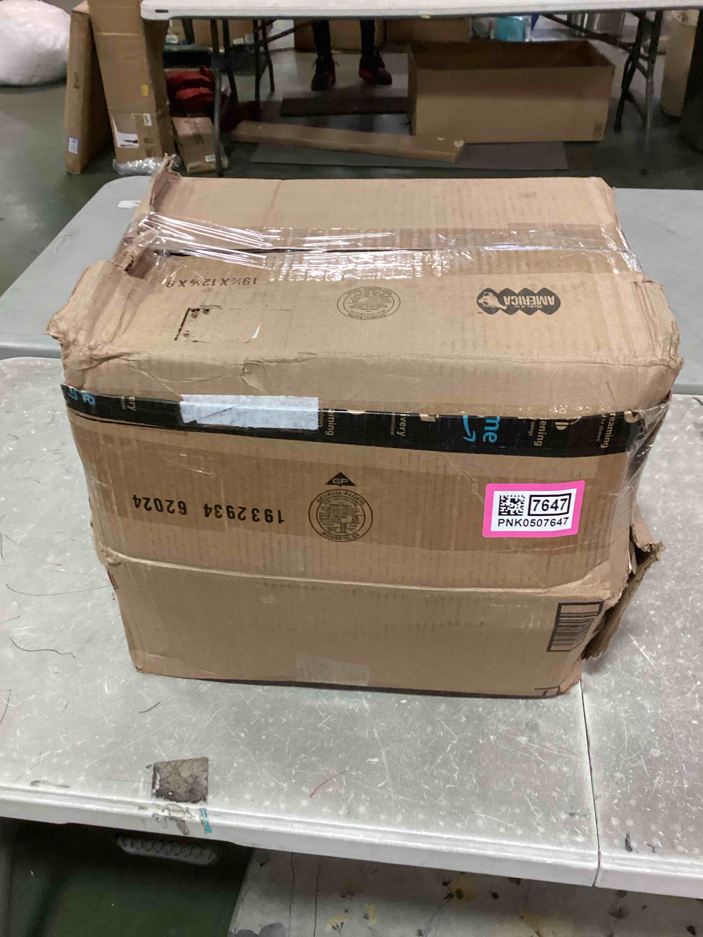 https://s3.amazonaws.com/lotting-images-prod/bidfta/PNK0507647_1729685092214.jpeg