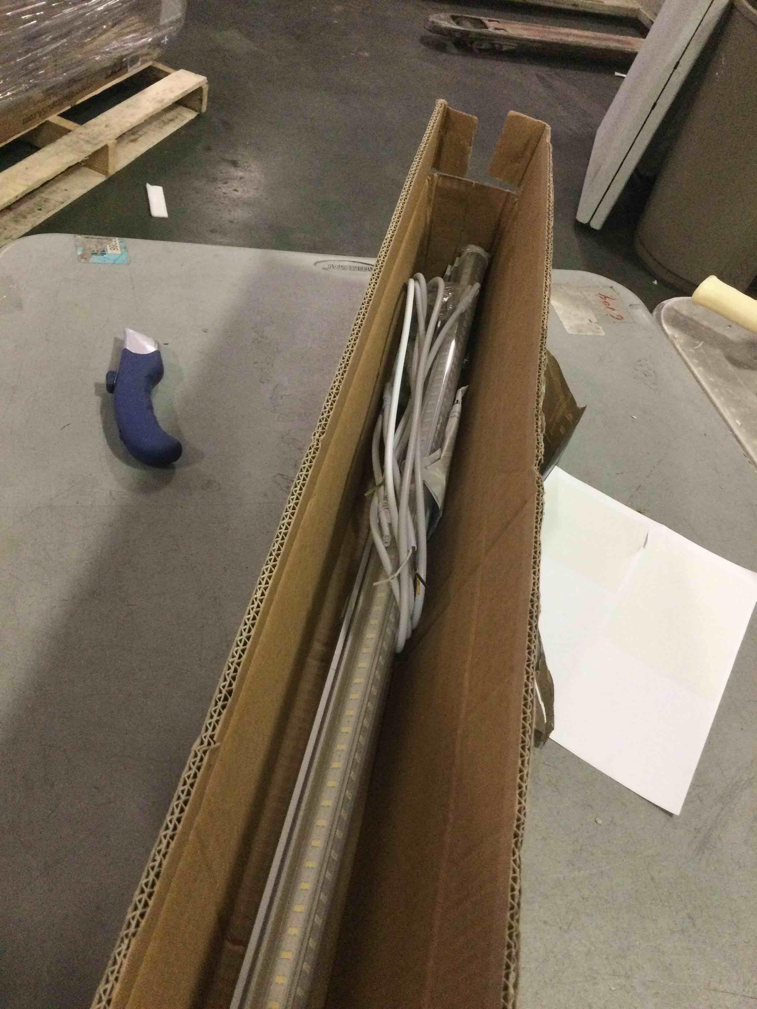 https://s3.amazonaws.com/lotting-images-prod/bidfta/PNK0507677_1729626001211.jpeg