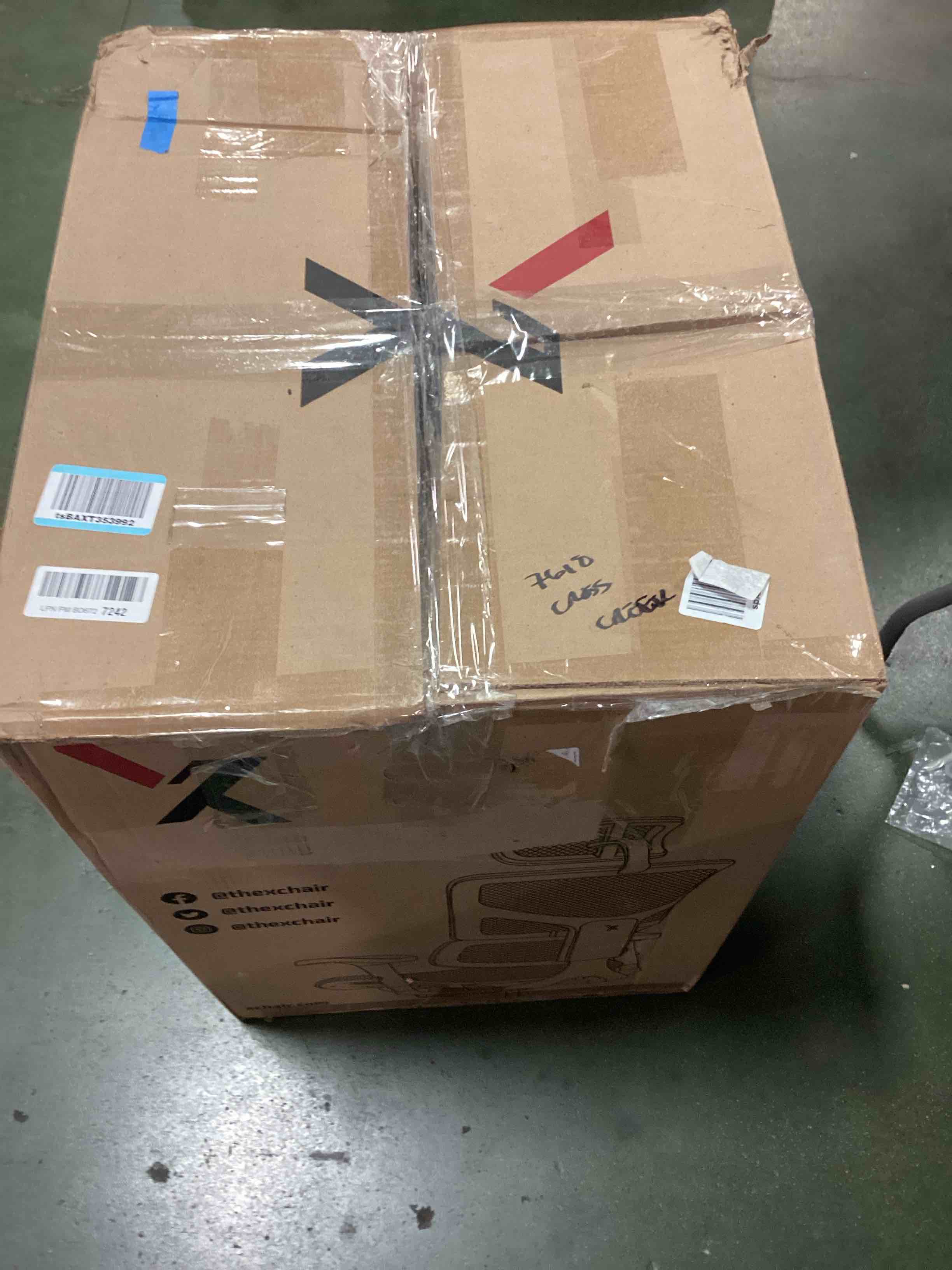 https://s3.amazonaws.com/lotting-images-prod/bidfta/PNK0507784_1729603786543.jpeg