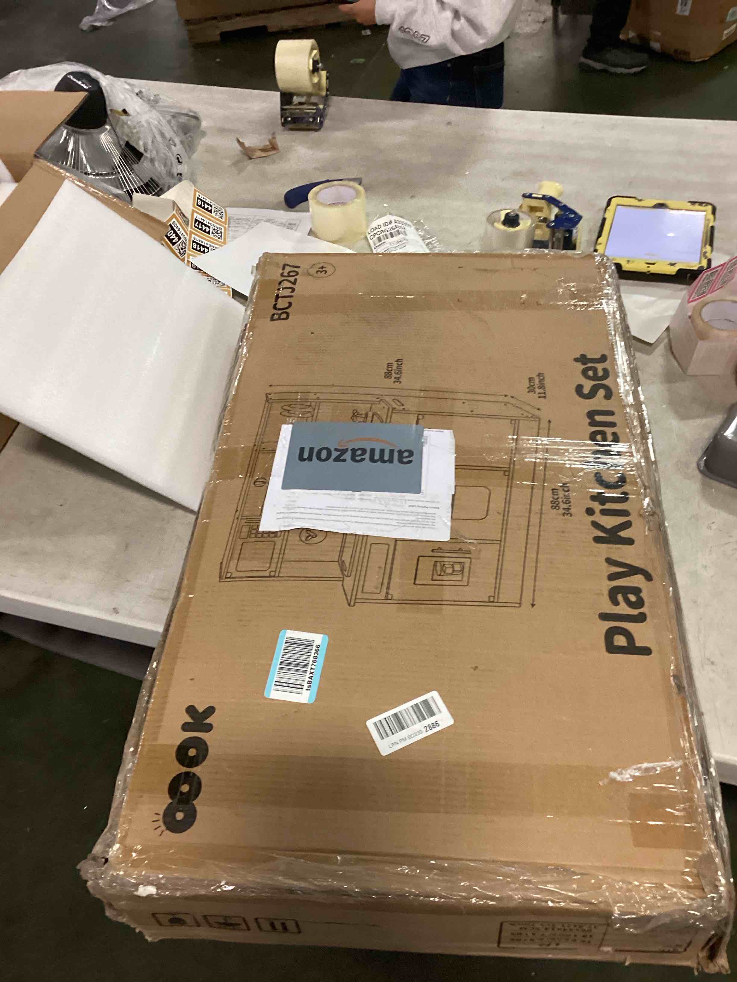 https://s3.amazonaws.com/lotting-images-prod/bidfta/PNK0508217_1730831755229.jpeg