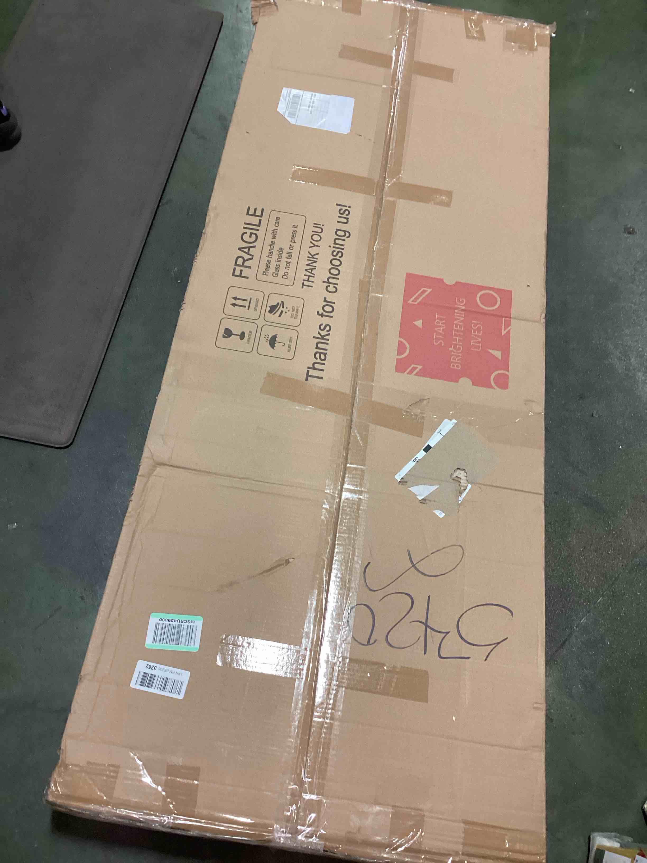 https://s3.amazonaws.com/lotting-images-prod/bidfta/PNK0509562_1729784372952.jpeg