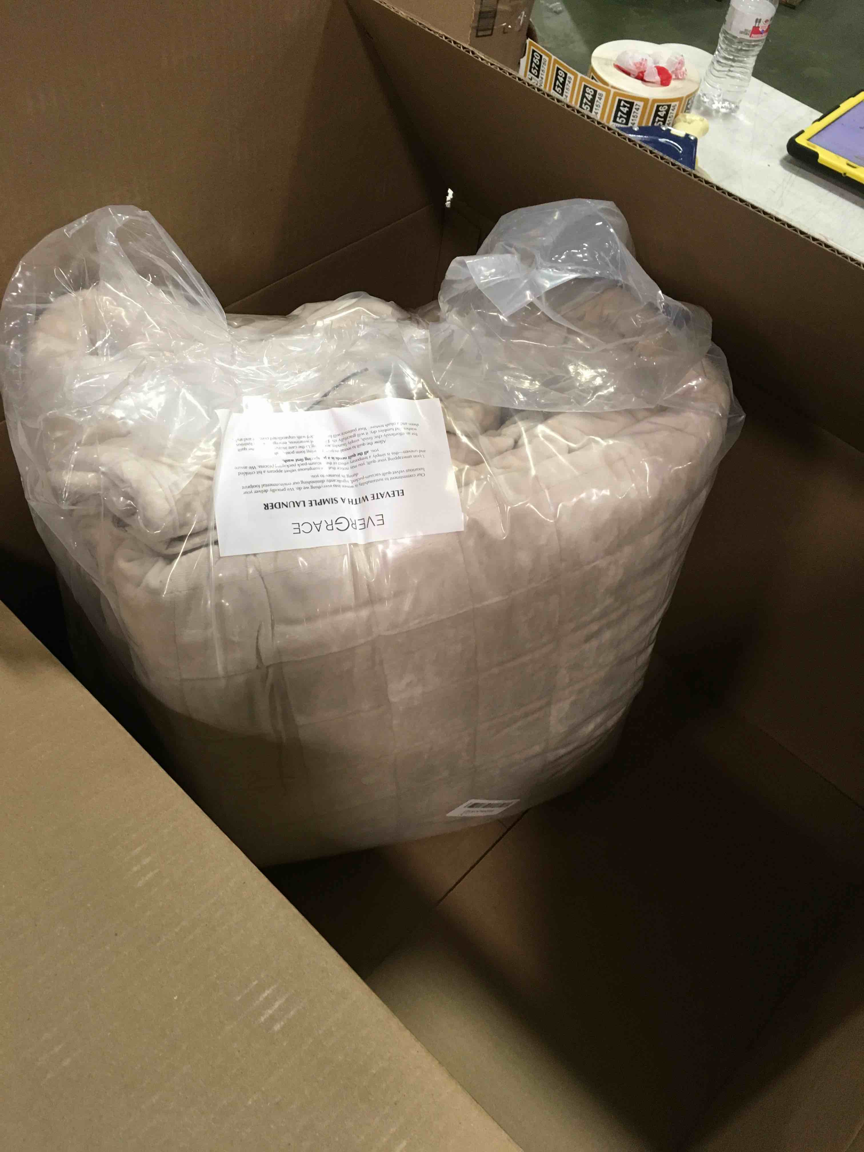https://s3.amazonaws.com/lotting-images-prod/bidfta/PNK0509786_1729681549167.jpeg