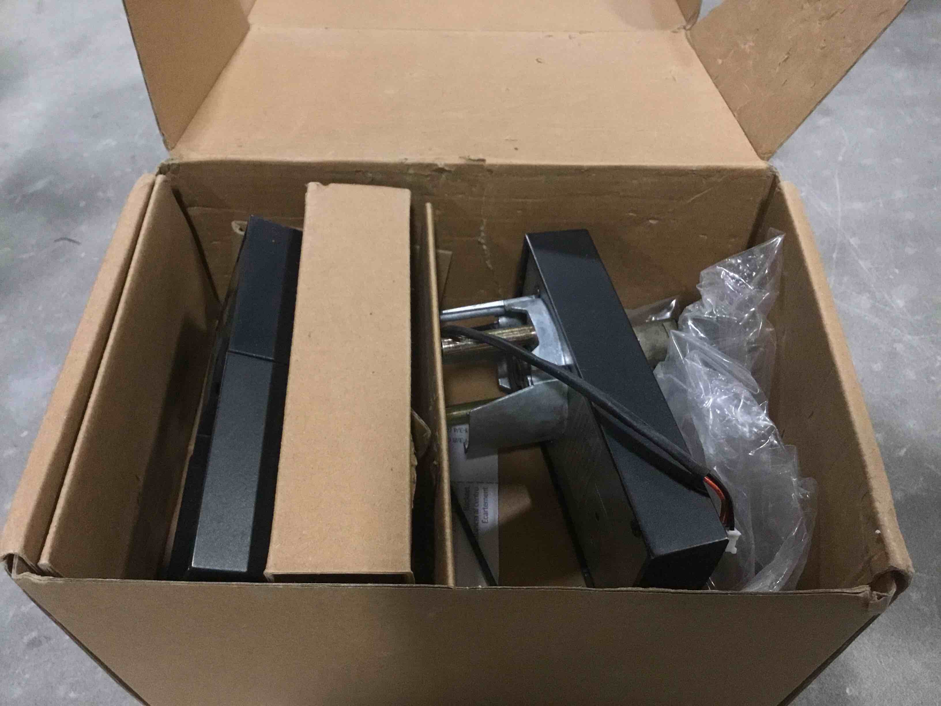 https://s3.amazonaws.com/lotting-images-prod/bidfta/PNK0511510_1729858020033.jpeg
