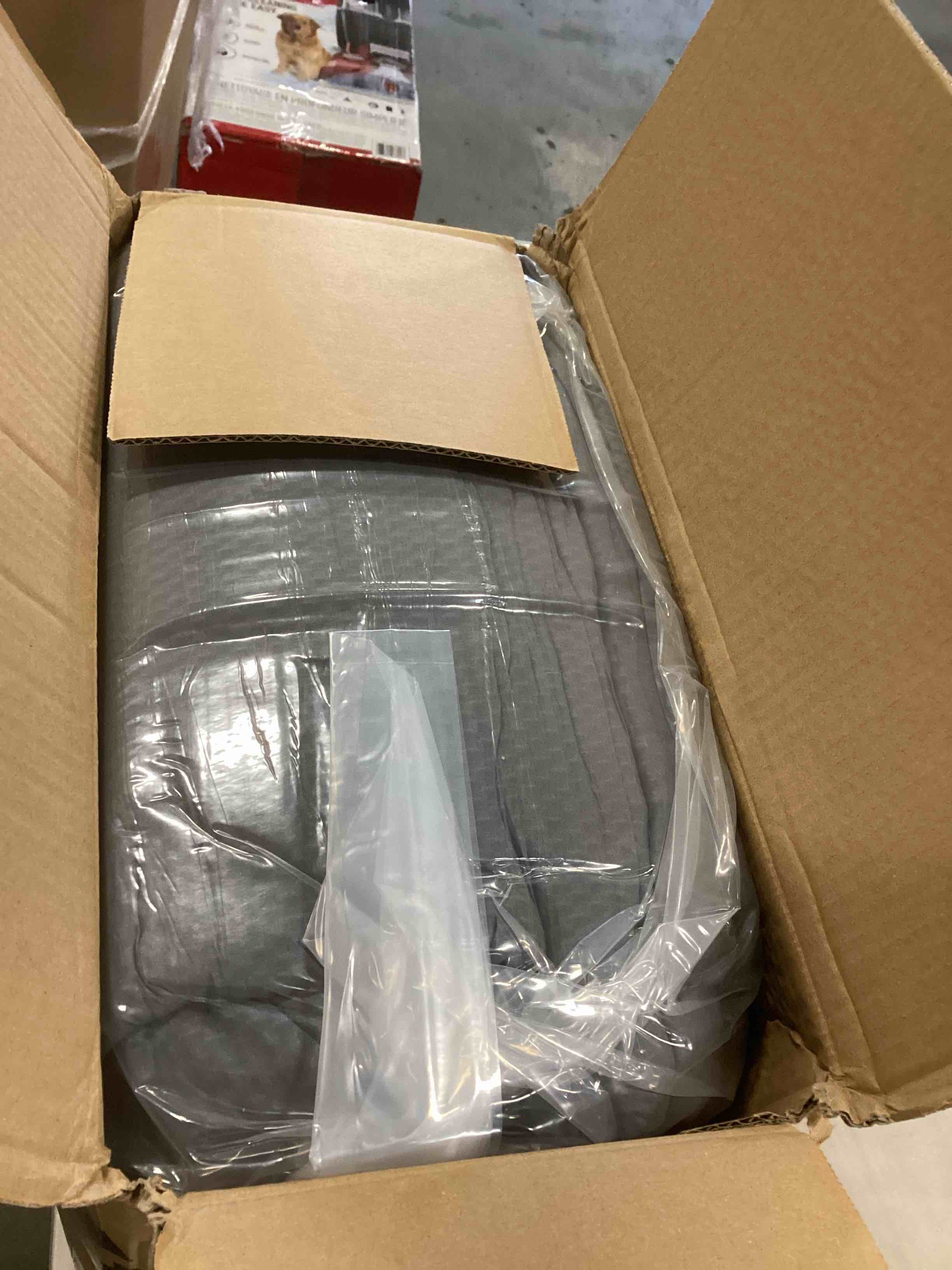 https://s3.amazonaws.com/lotting-images-prod/bidfta/PNK0512482_1730141156851.jpeg
