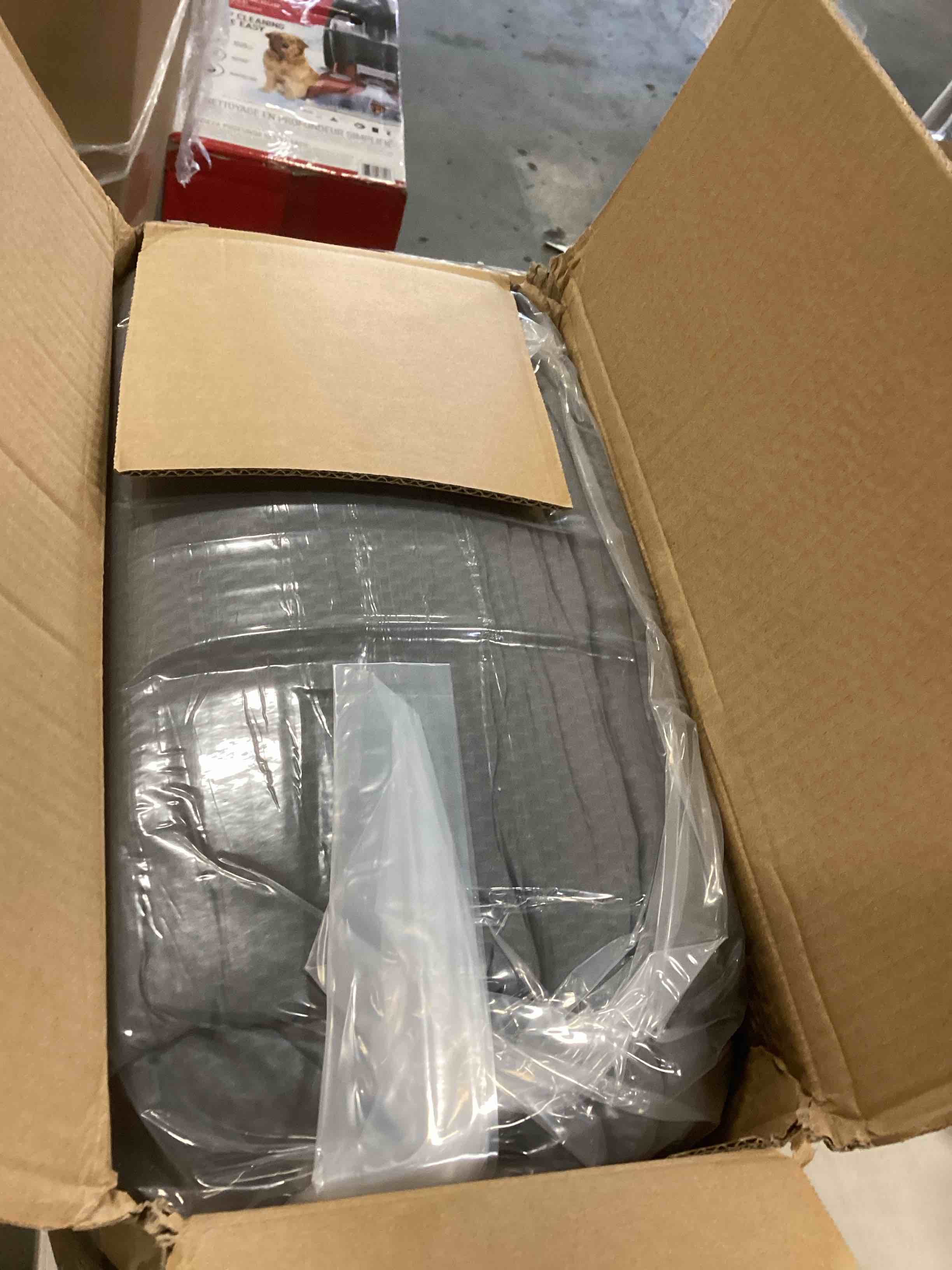 https://s3.amazonaws.com/lotting-images-prod/bidfta/PNK0512482_1730141157726.jpeg