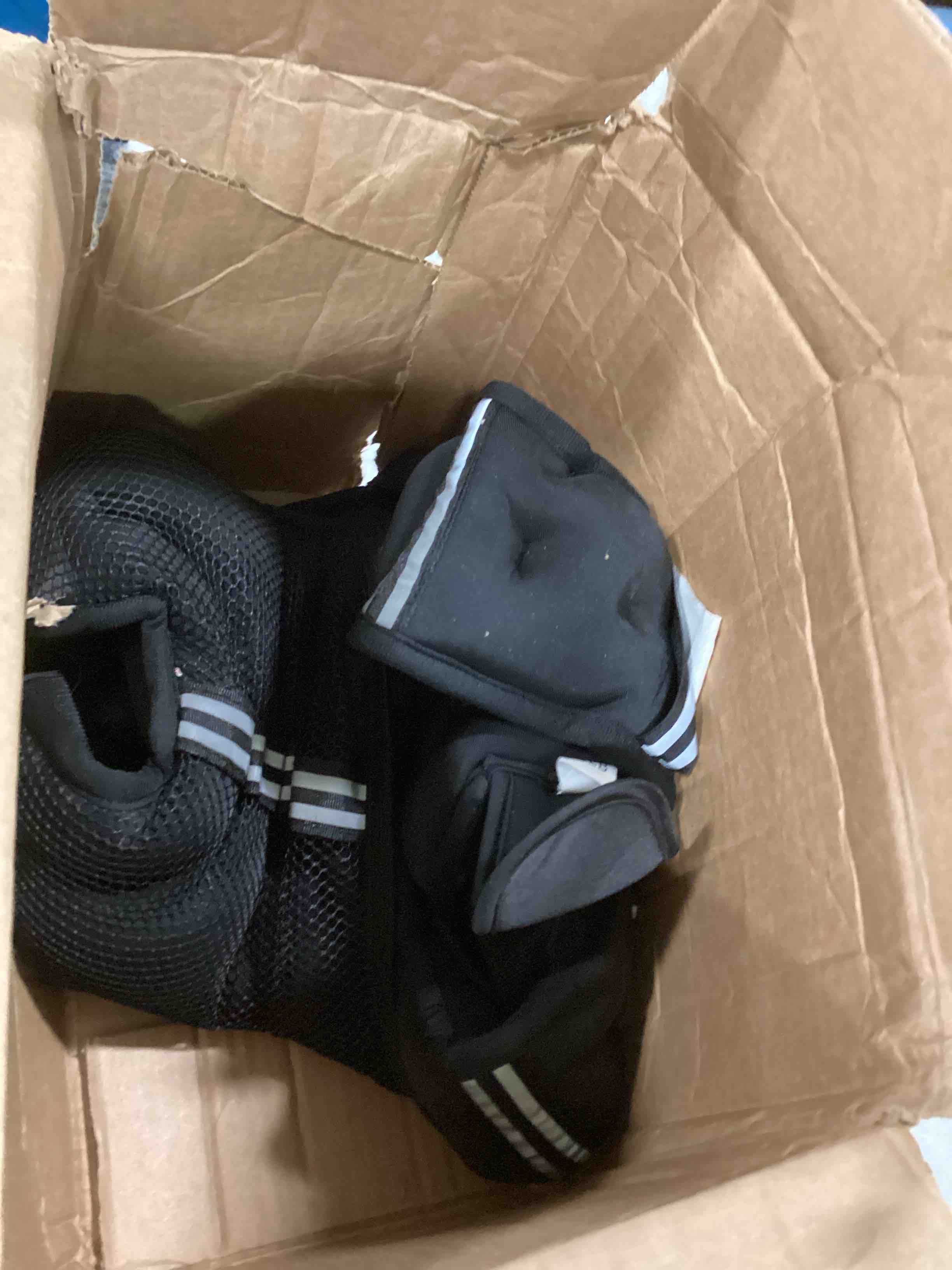 https://s3.amazonaws.com/lotting-images-prod/bidfta/PNK0512760_1729885629227.jpeg