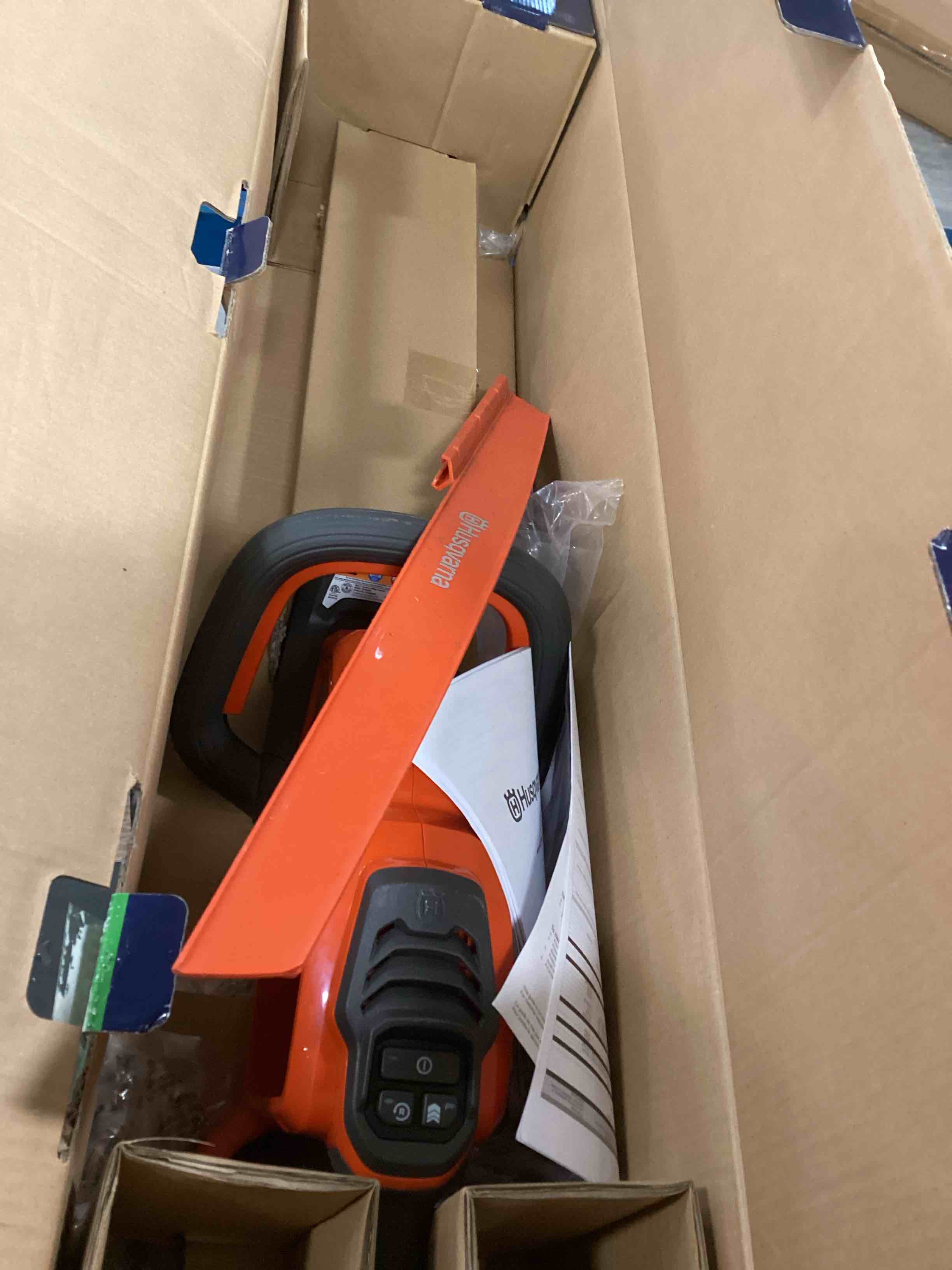 https://s3.amazonaws.com/lotting-images-prod/bidfta/PNK0512771_1729882137544.jpeg