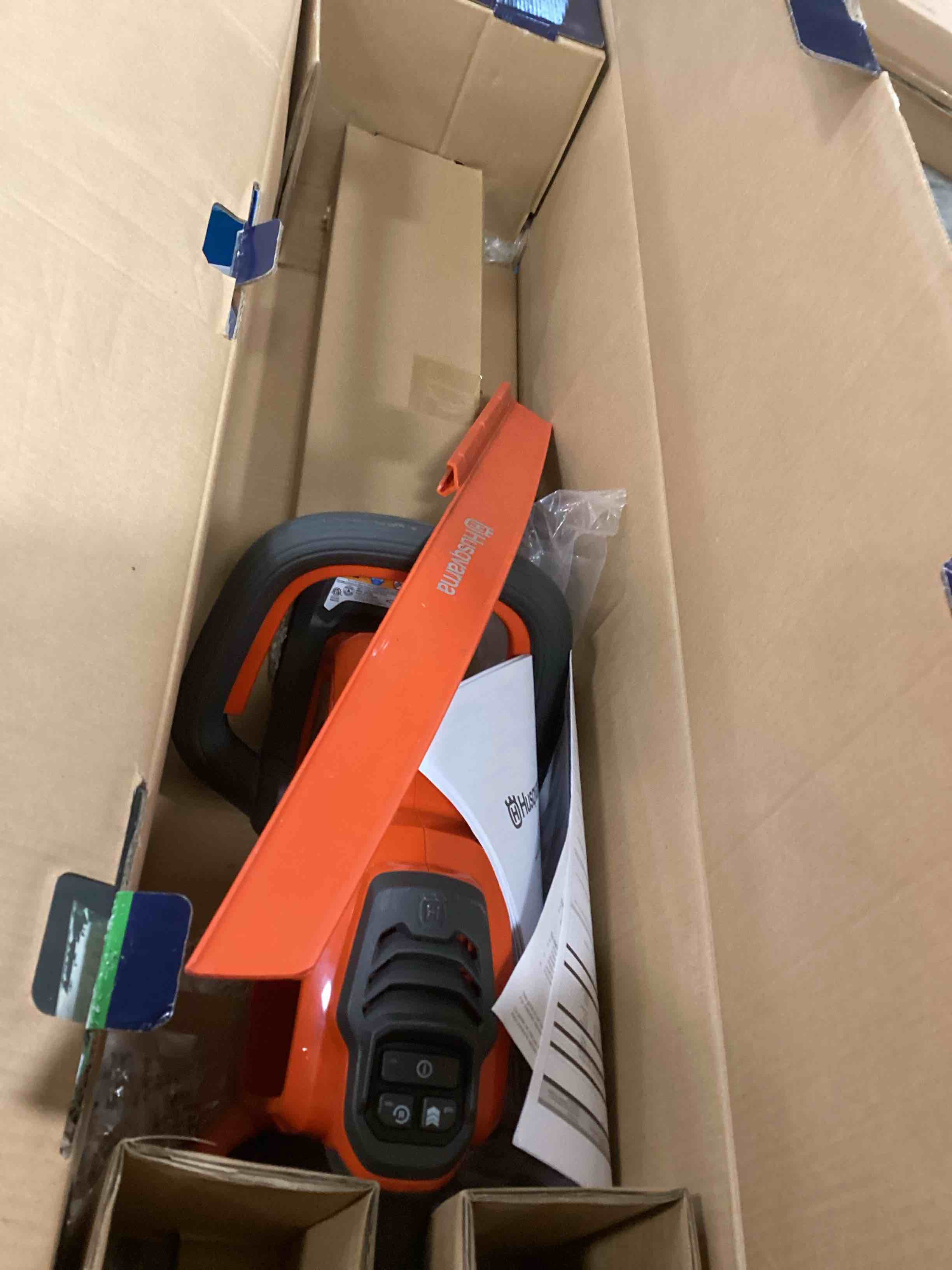 https://s3.amazonaws.com/lotting-images-prod/bidfta/PNK0512771_1729882138303.jpeg