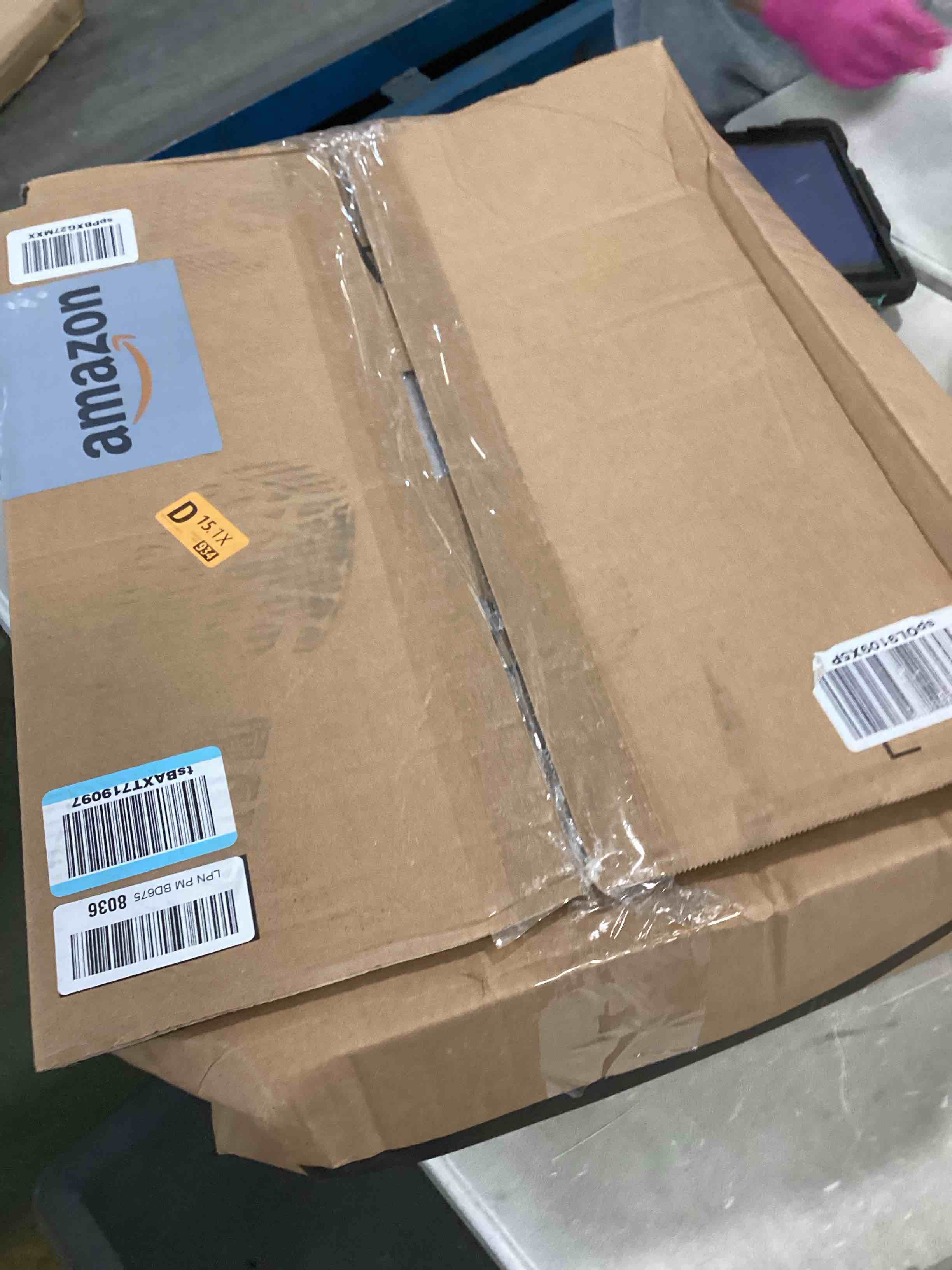 https://s3.amazonaws.com/lotting-images-prod/bidfta/PNK0512886_1729872772339.jpeg