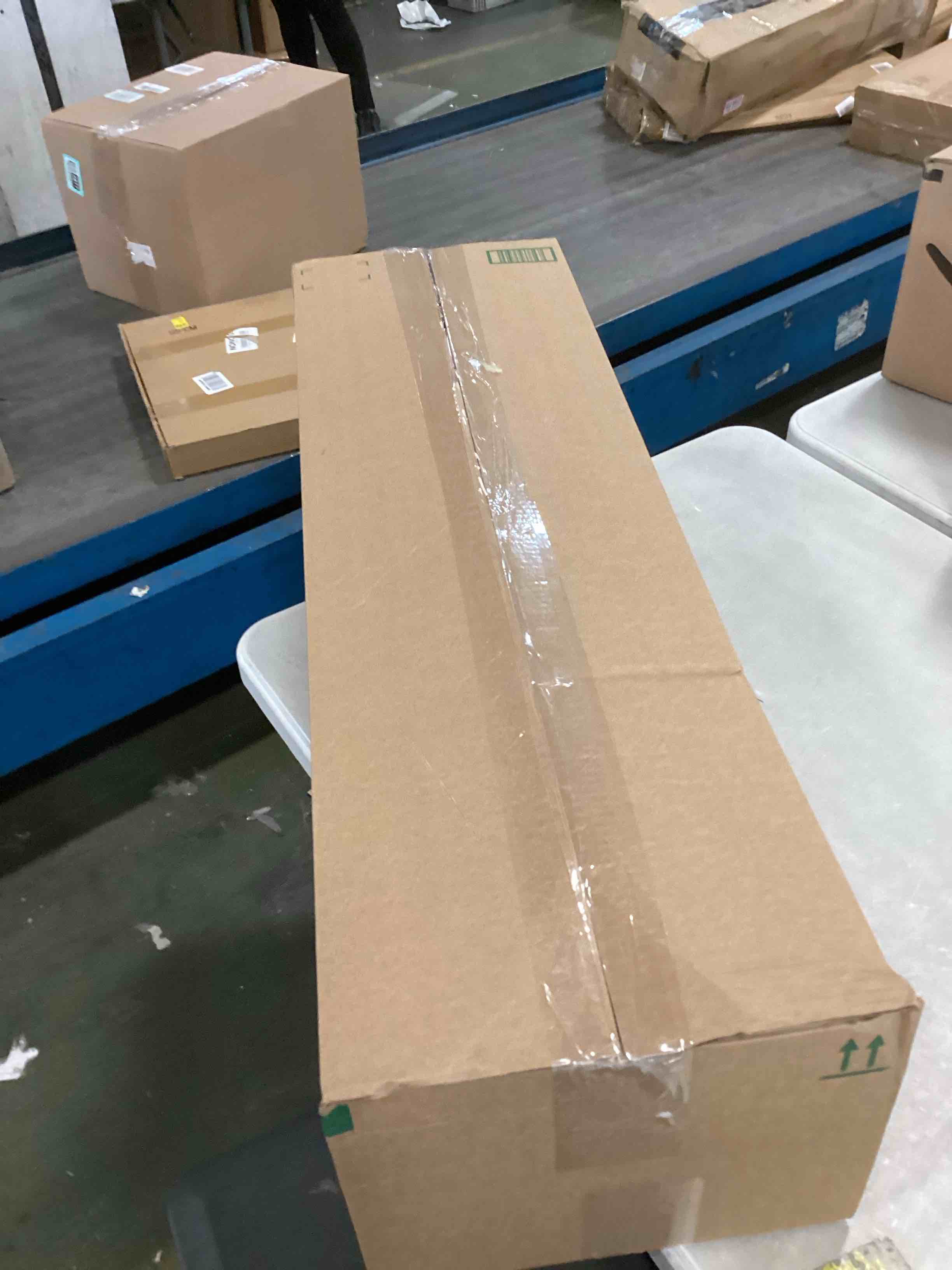 https://s3.amazonaws.com/lotting-images-prod/bidfta/PNK0512937_1729867232521.jpeg