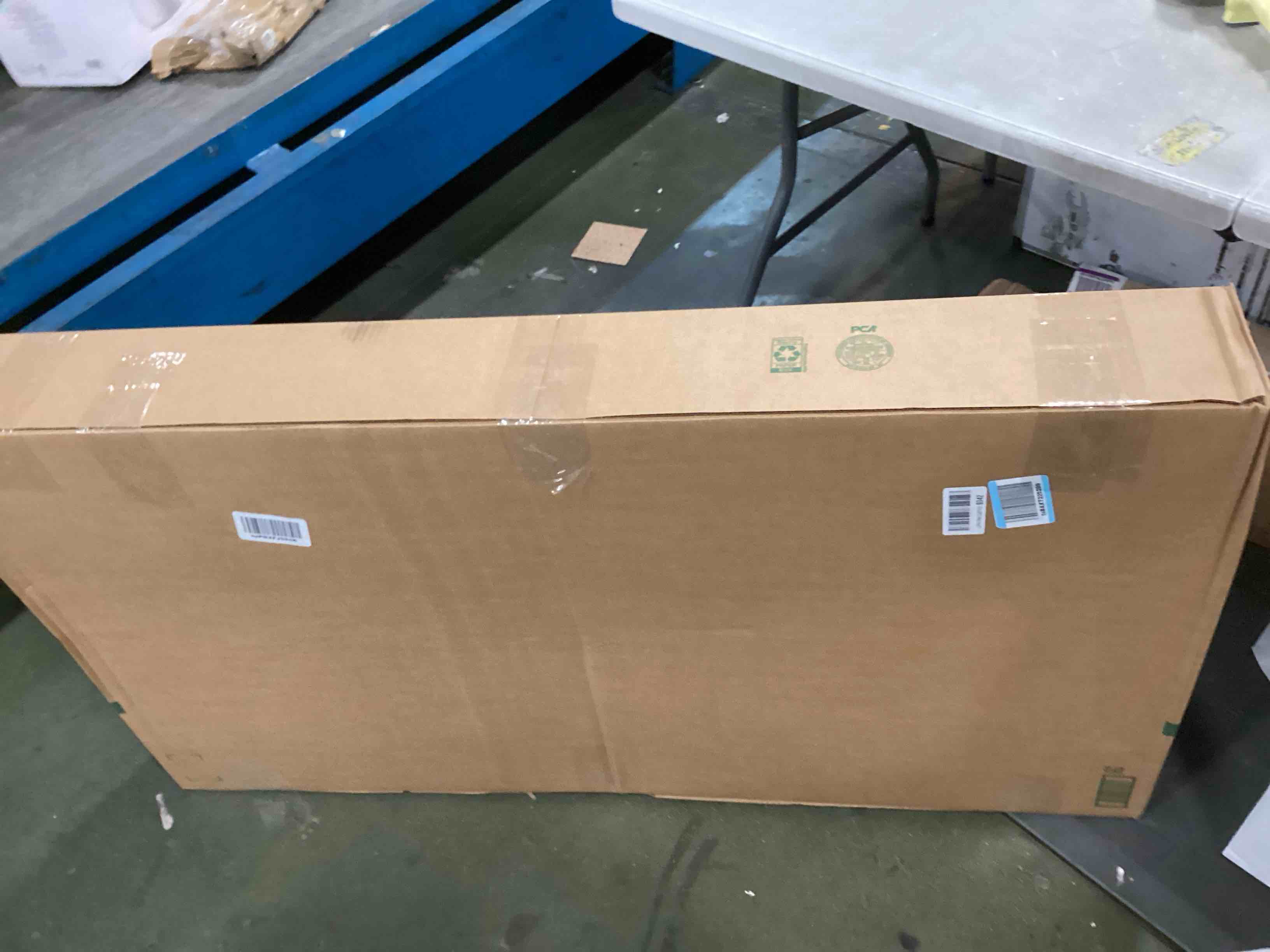 https://s3.amazonaws.com/lotting-images-prod/bidfta/PNK0512977_1729862943714.jpeg