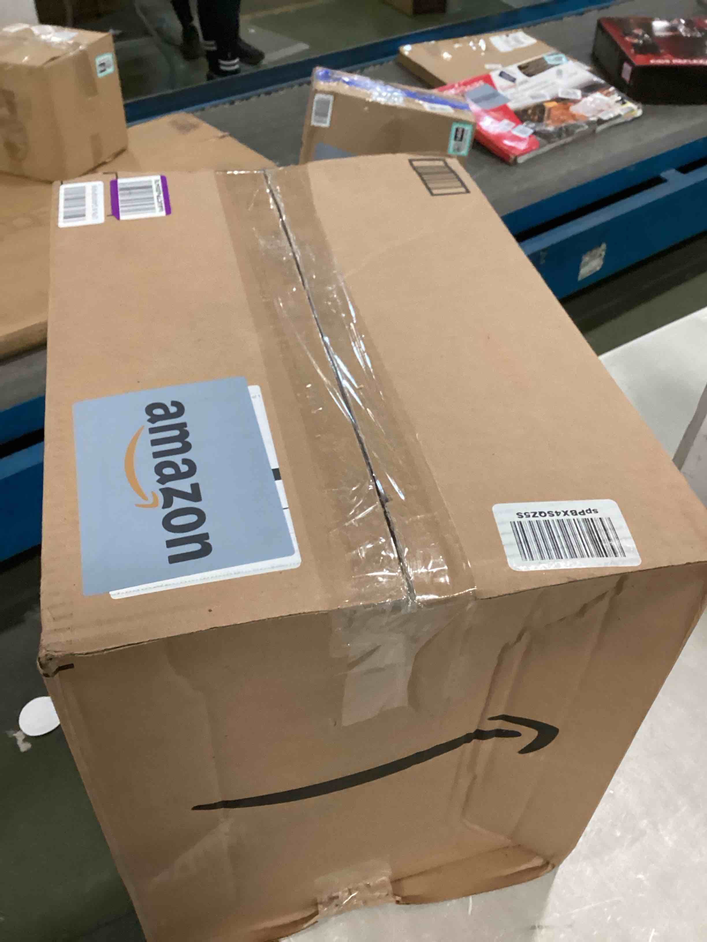 https://s3.amazonaws.com/lotting-images-prod/bidfta/PNK0513002_1729860889912.jpeg