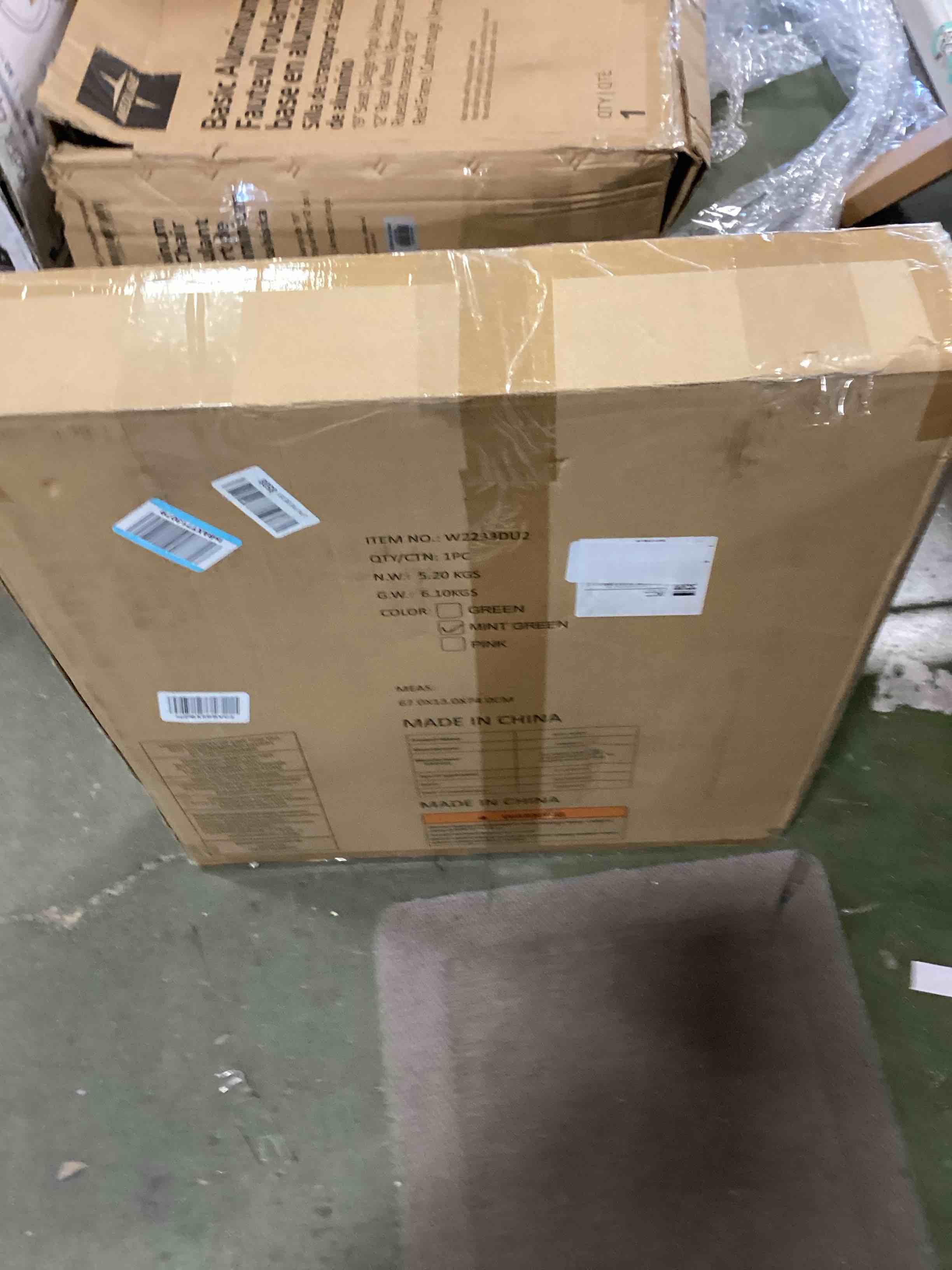 https://s3.amazonaws.com/lotting-images-prod/bidfta/PNK0513079_1729800250259.jpeg