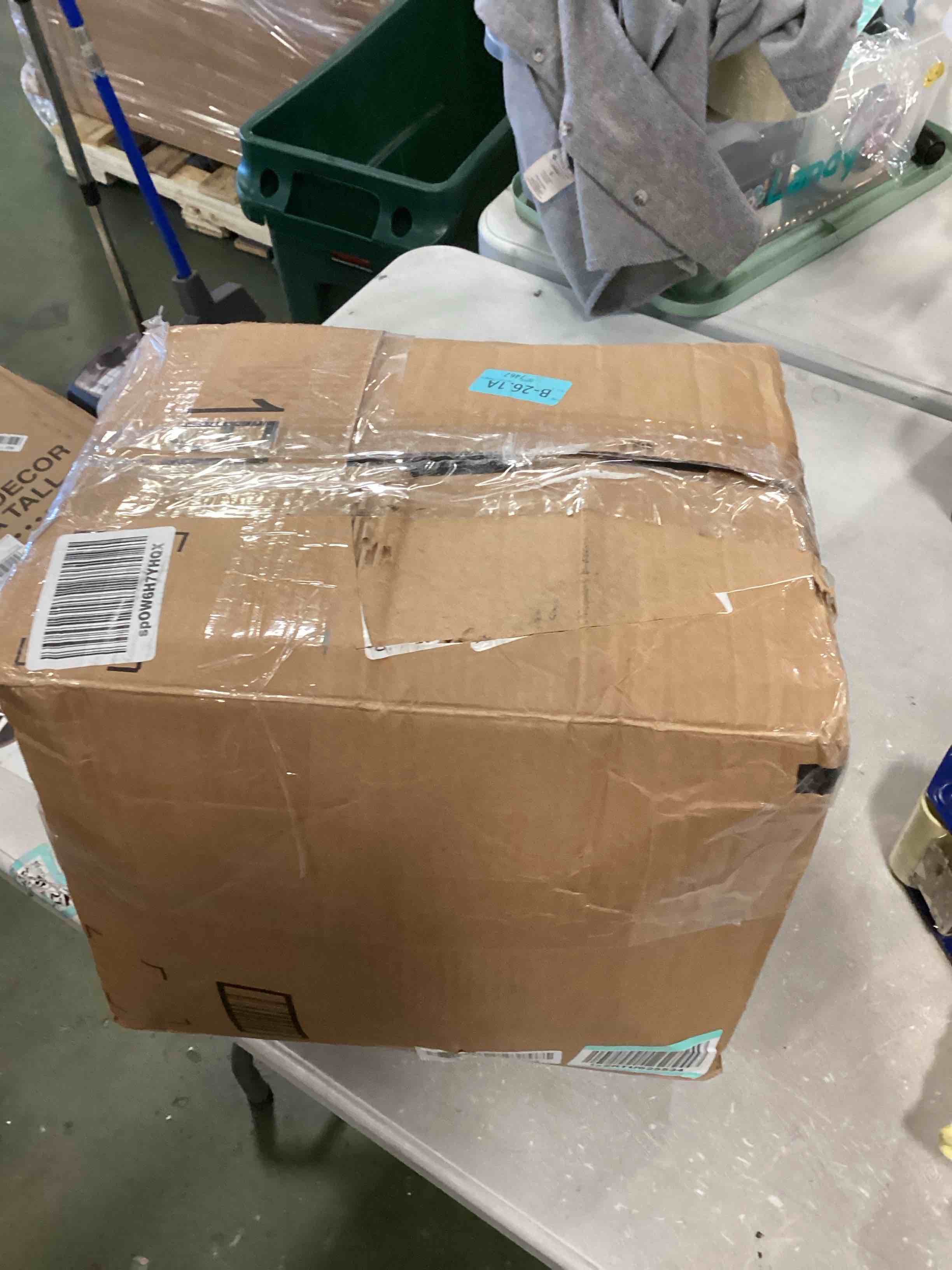 https://s3.amazonaws.com/lotting-images-prod/bidfta/PNK0513265_1729777769631.jpeg